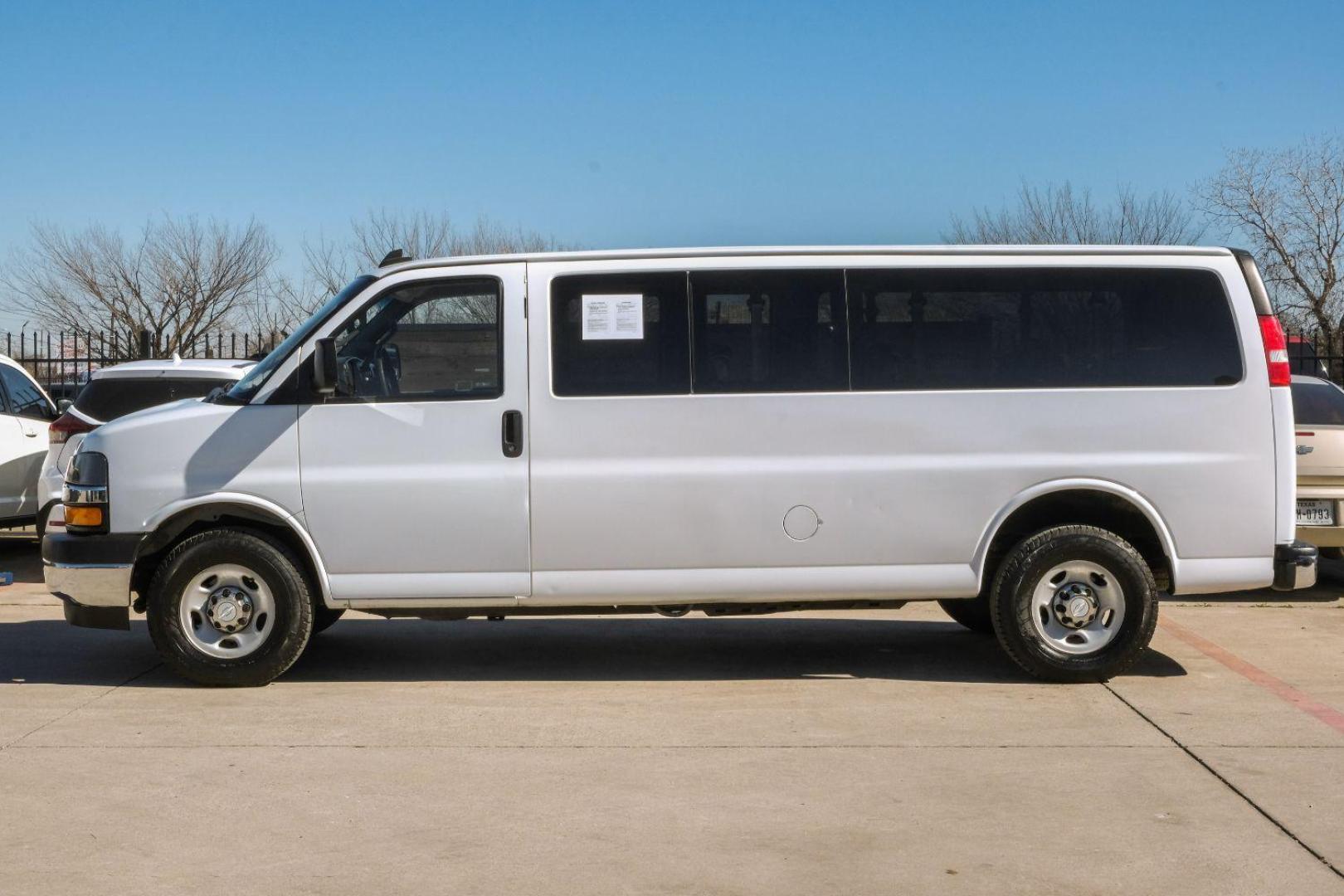 2017 WHITE Chevrolet Express LT 3500 Extended (1GAZGPFG9H1) with an 6.0L V8 OHV 16V FFV engine, 6-Speed Automatic transmission, located at 2401 E Main St., Grand Prairie, TX, 75050, (972) 262-4440, 32.748981, -96.969643 - Photo#8