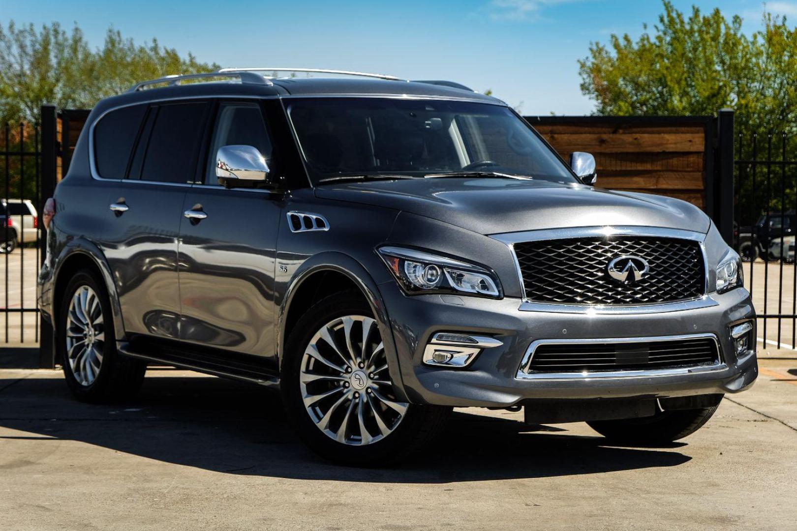 2017 Gray Infiniti QX80 2WD (JN8AZ2NF5H9) with an 5.6L V8 DOHC 32V engine, 7-Speed Automatic transmission, located at 2401 E Main St., Grand Prairie, TX, 75050, (972) 262-4440, 32.748981, -96.969643 - Photo#3