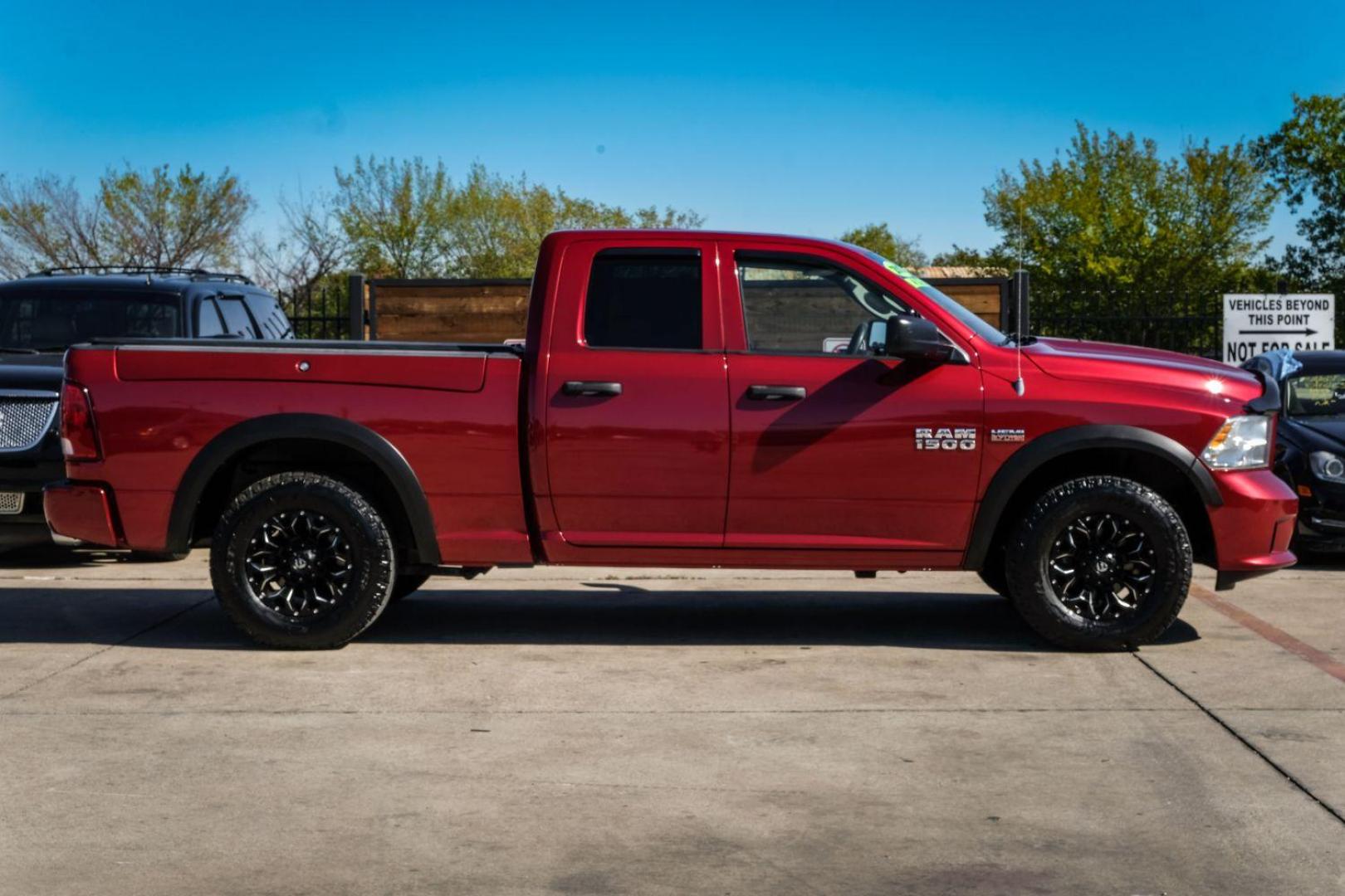 2013 MAROON RAM 1500 Tradesman Quad Cab 4WD (1C6RR7FTXDS) with an 5.7L V8 OHV 16V engine, 6-Speed Automatic transmission, located at 2401 E Main St., Grand Prairie, TX, 75050, (972) 262-4440, 32.748981, -96.969643 - Photo#4