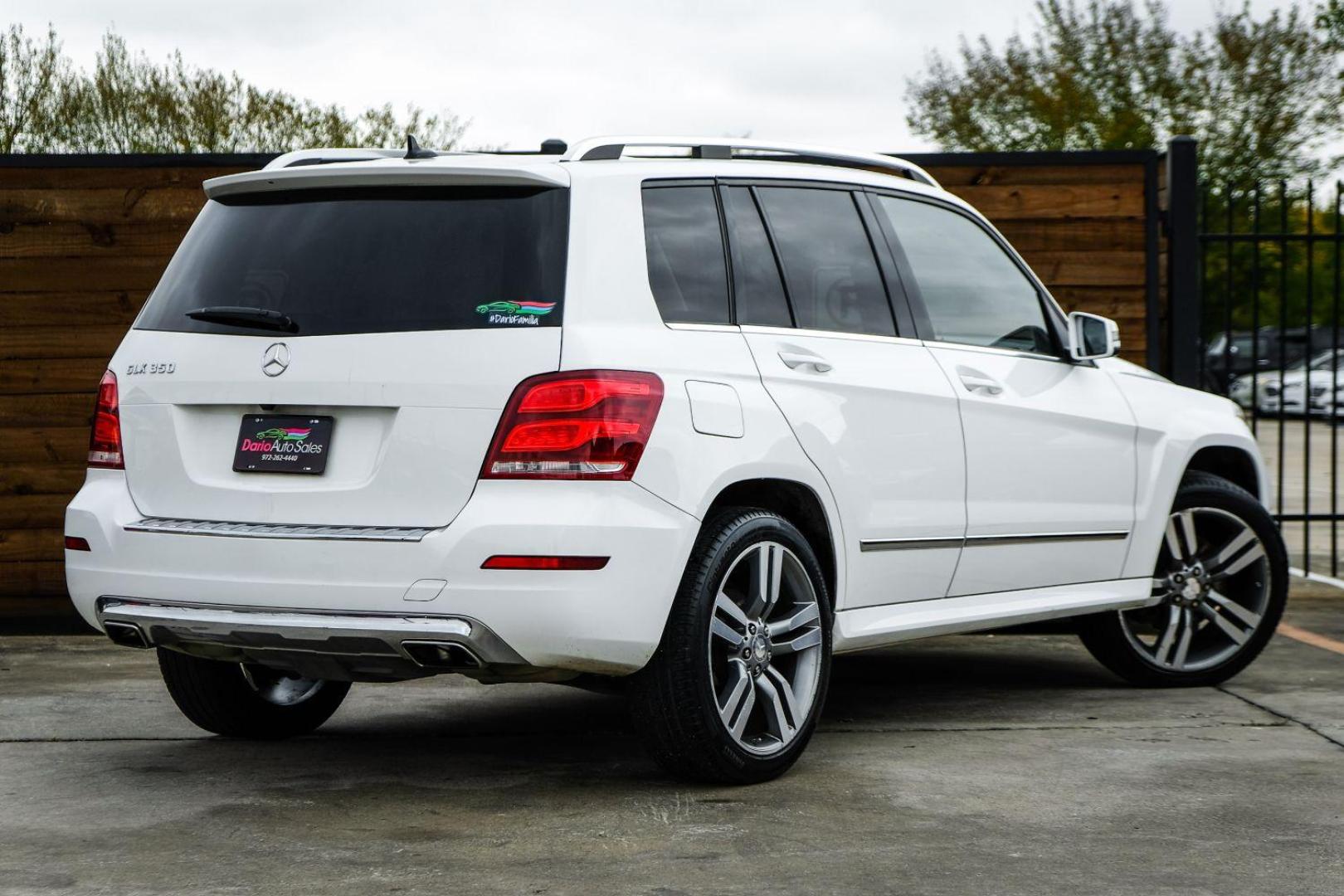 2013 WHITE Mercedes-Benz GLK-Class GLK350 (WDCGG5HB9DG) with an 3.5L V6 DOHC 24V engine, 7-Speed Automatic transmission, located at 2401 E Main St., Grand Prairie, TX, 75050, (972) 262-4440, 32.748981, -96.969643 - Photo#5