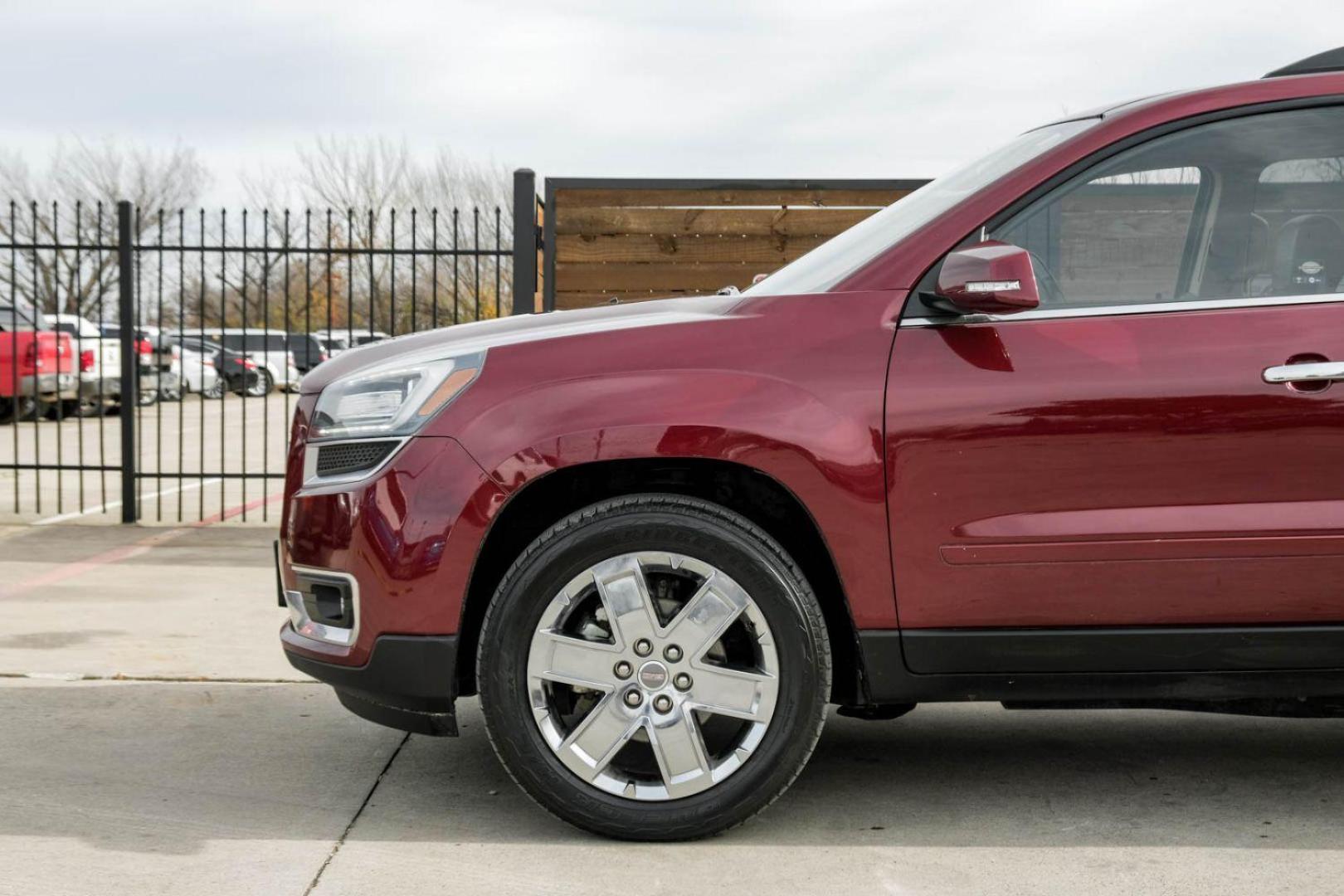 2017 RED GMC Acadia Limited FWD (1GKKRSKD8HJ) with an 3.6L V6 DOHC 24V engine, 6-Speed Automatic transmission, located at 2401 E Main St., Grand Prairie, TX, 75050, (972) 262-4440, 32.748981, -96.969643 - Photo#9