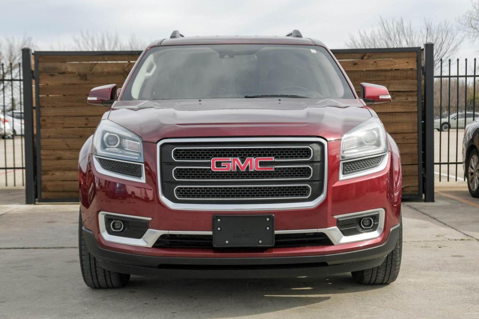 2017 RED GMC Acadia Limited FWD (1GKKRSKD8HJ) with an 3.6L V6 DOHC 24V engine, 6-Speed Automatic transmission, located at 2401 E Main St., Grand Prairie, TX, 75050, (972) 262-4440, 32.748981, -96.969643 - Photo#2