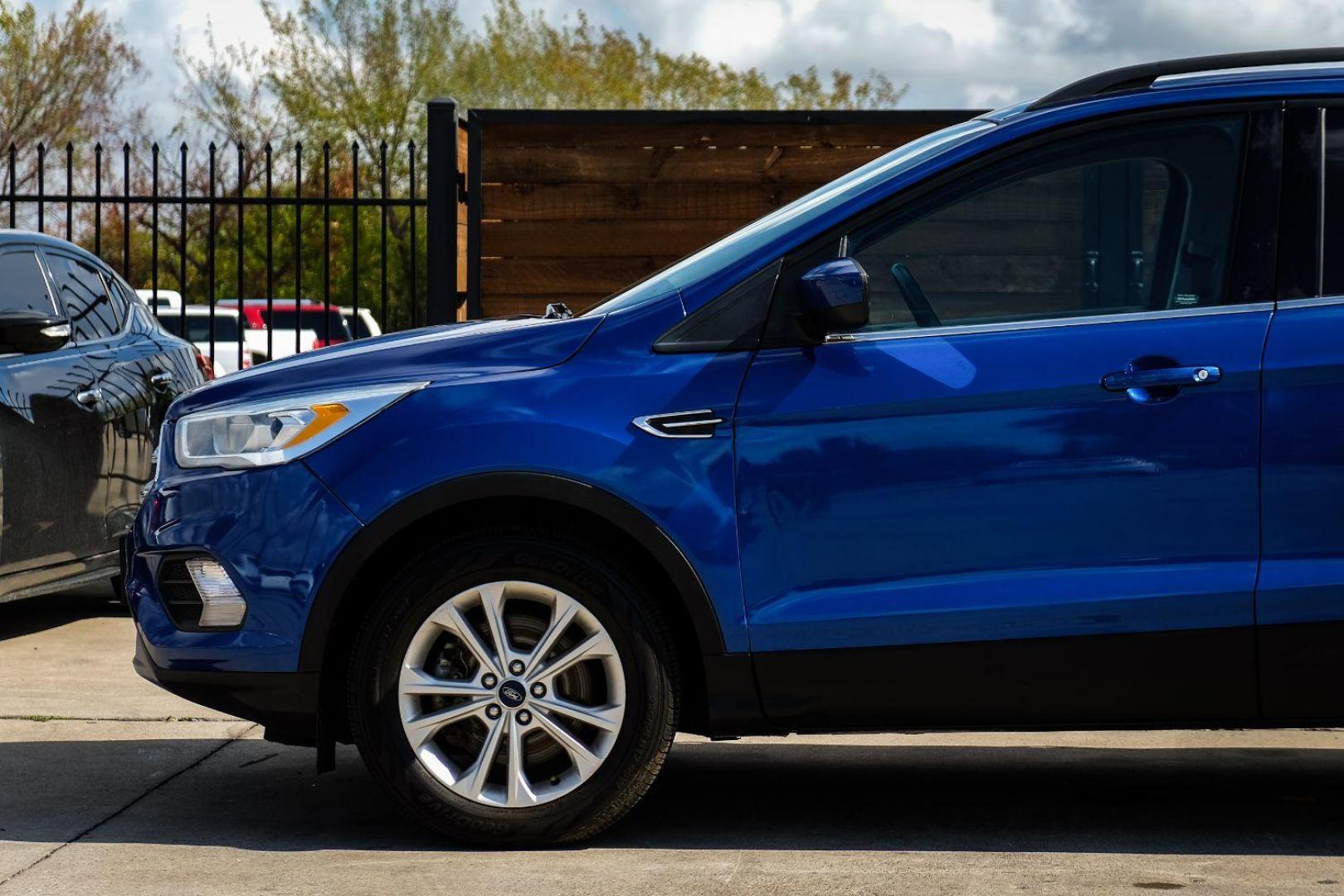 2018 BLUE Ford Escape SEL 4WD (1FMCU9HD5JU) with an 1.5L L4 DOHC 16V engine, 6-Speed Automatic transmission, located at 2401 E Main St., Grand Prairie, TX, 75050, (972) 262-4440, 32.748981, -96.969643 - Photo#9