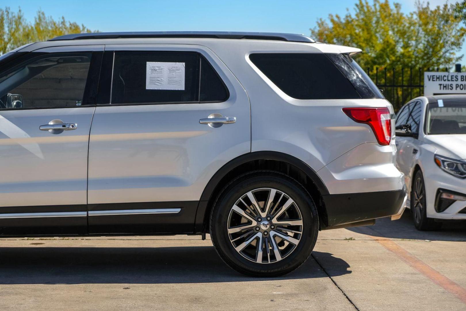 2016 SILVER Ford Explorer Platinum AWD (1FM5K8HT4GG) with an 3.5L V6 DOHC 24V engine, 6-Speed Automatic transmission, located at 2401 E Main St., Grand Prairie, TX, 75050, (972) 262-4440, 32.748981, -96.969643 - Photo#10