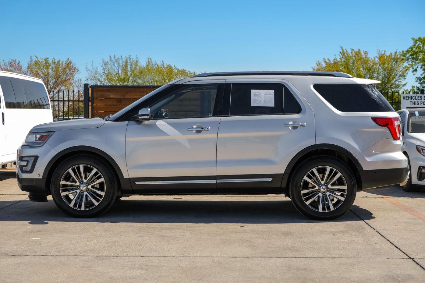 2016 SILVER Ford Explorer Platinum AWD (1FM5K8HT4GG) with an 3.5L V6 DOHC 24V engine, 6-Speed Automatic transmission, located at 2401 E Main St., Grand Prairie, TX, 75050, (972) 262-4440, 32.748981, -96.969643 - Photo#8