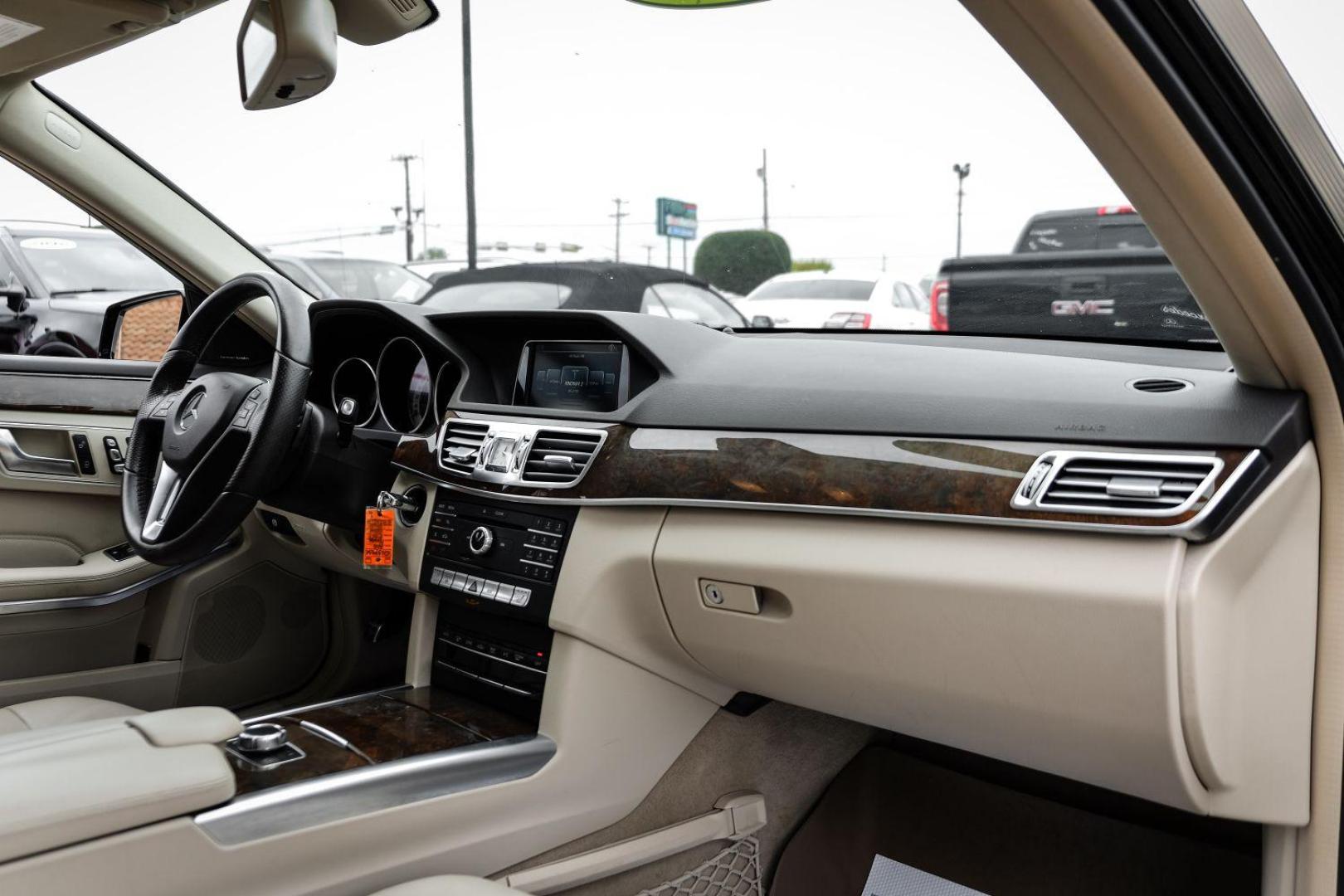 2016 BLACK Mercedes-Benz E-Class E350 Sport Sedan (WDDHF5KB9GB) with an 3.5L V6 DOHC 24V engine, 7-Speed Automatic transmission, located at 2401 E Main St., Grand Prairie, TX, 75050, (972) 262-4440, 32.748981, -96.969643 - Photo#11