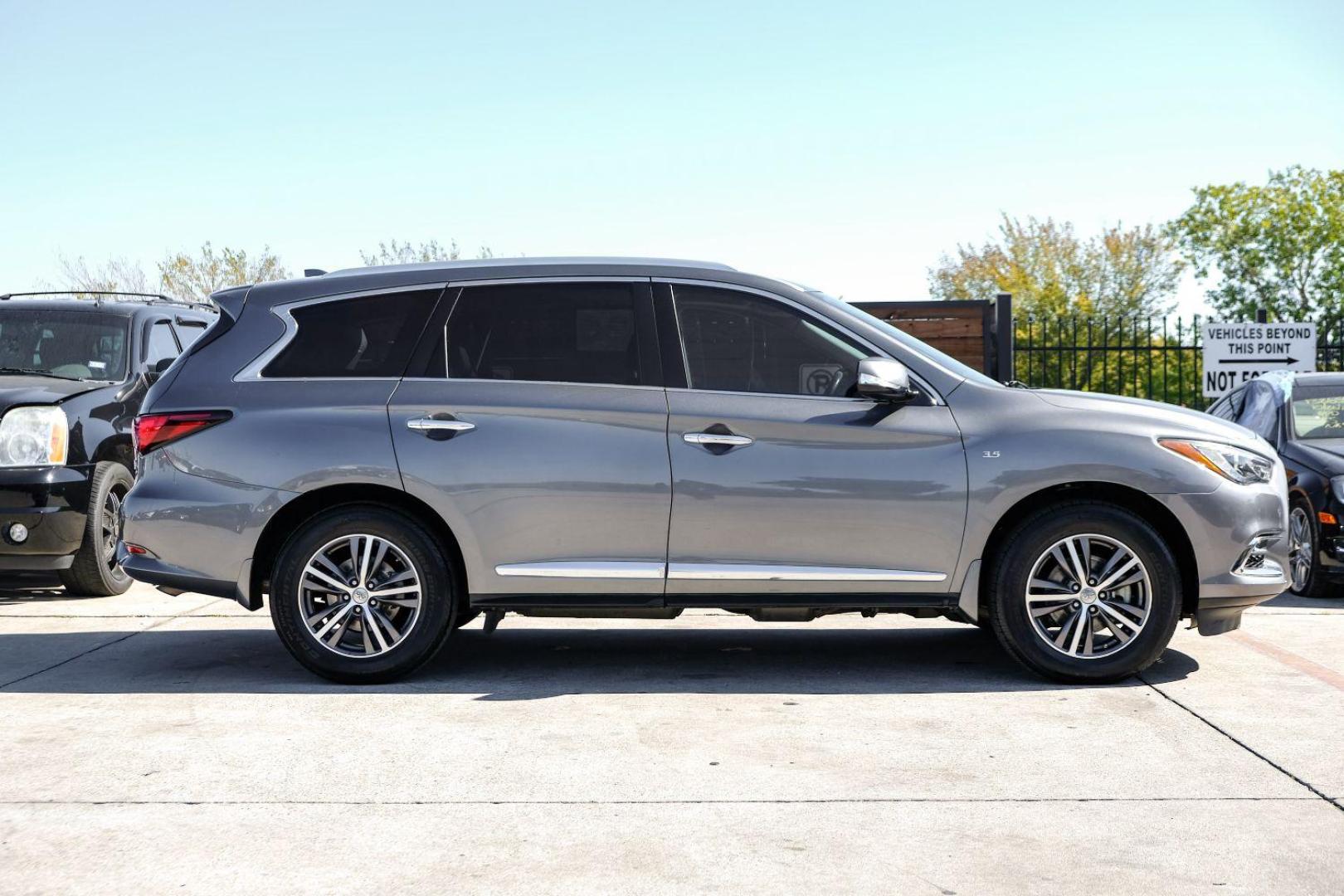 2019 GRAY Infiniti QX60 PURE (5N1DL0MN8KC) with an 3.5L V6 DOHC 24V engine, Continuously Variable Transmission transmission, located at 2401 E Main St., Grand Prairie, TX, 75050, (972) 262-4440, 32.748981, -96.969643 - Photo#4