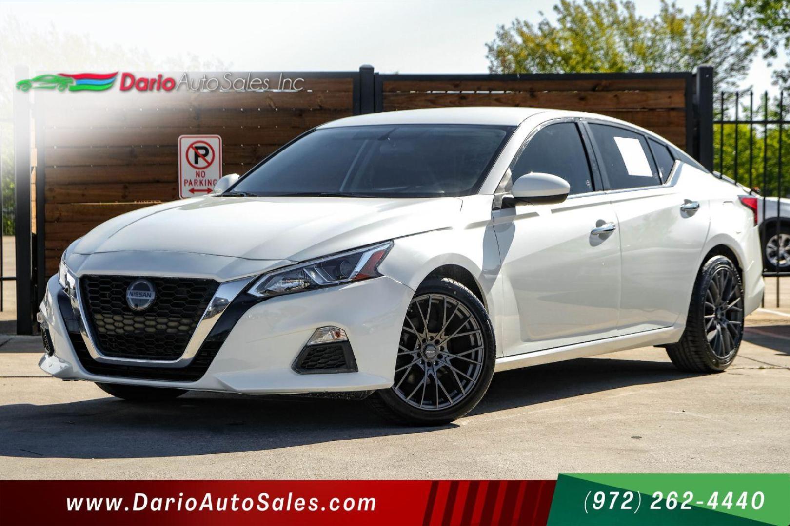 2020 white Nissan Altima 2.5 S (1N4BL4BV3LC) with an 2.5L L4 DOHC 16V engine, Continuously Variable Transmission transmission, located at 2401 E Main St., Grand Prairie, TX, 75050, (972) 262-4440, 32.748981, -96.969643 - Photo#0