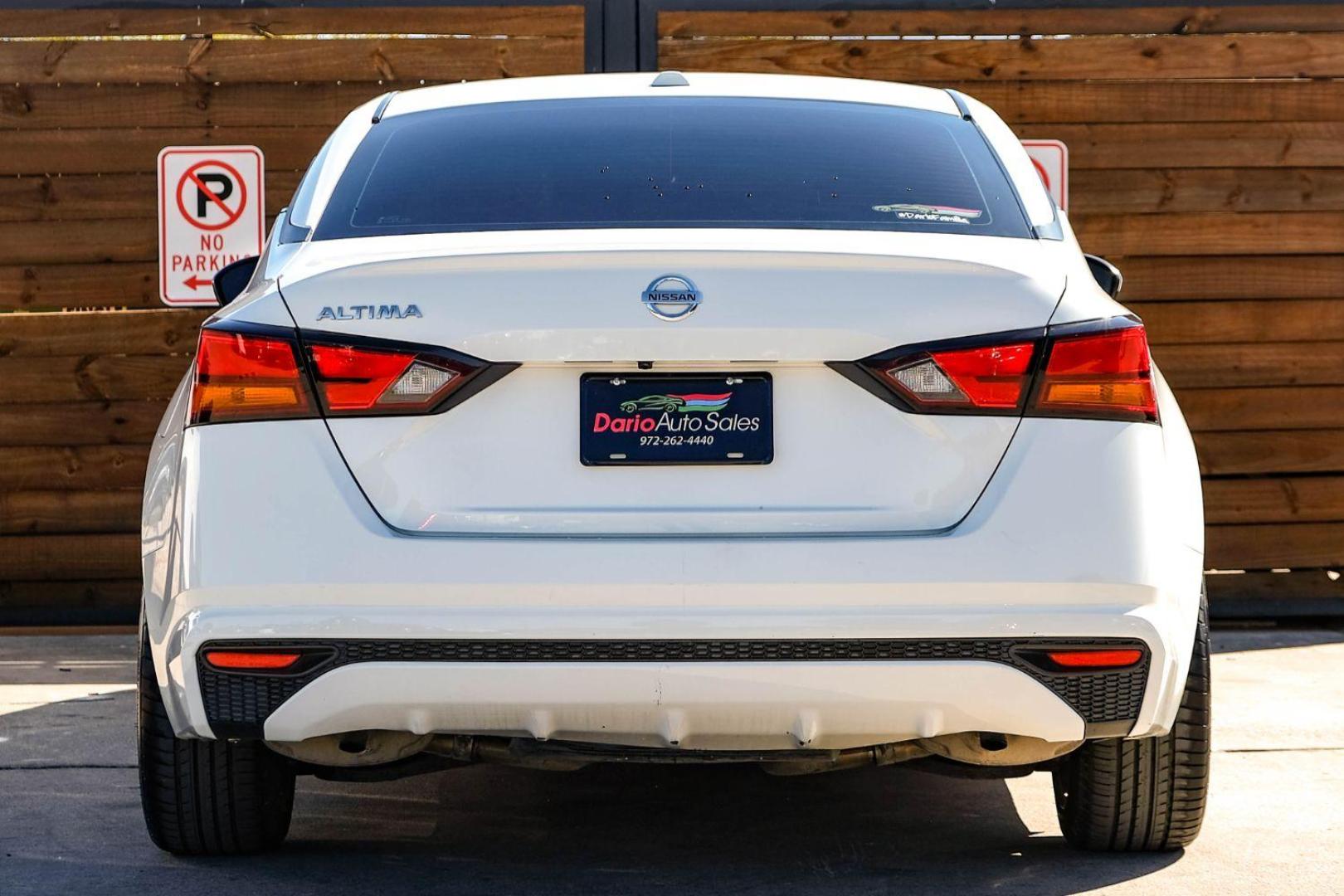 2020 white Nissan Altima 2.5 S (1N4BL4BV3LC) with an 2.5L L4 DOHC 16V engine, Continuously Variable Transmission transmission, located at 2401 E Main St., Grand Prairie, TX, 75050, (972) 262-4440, 32.748981, -96.969643 - Photo#6