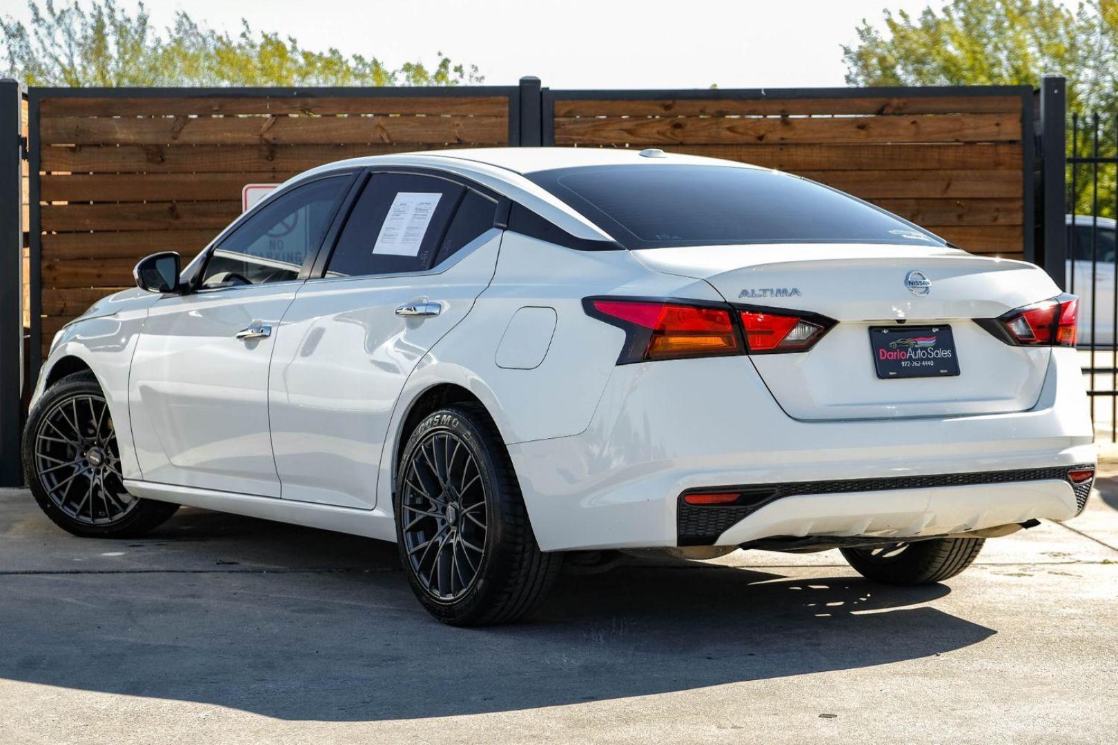 2020 white Nissan Altima 2.5 S (1N4BL4BV3LC) with an 2.5L L4 DOHC 16V engine, Continuously Variable Transmission transmission, located at 2401 E Main St., Grand Prairie, TX, 75050, (972) 262-4440, 32.748981, -96.969643 - Photo#7