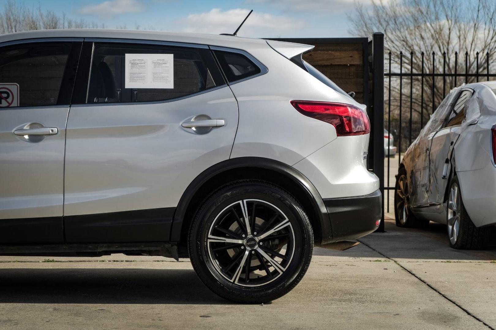 2019 Silver Nissan Rogue Sport S AWD (JN1BJ1CR6KW) with an 2.0L L4 DOHC 16V engine, Continuously Variable Transmission transmission, located at 2401 E Main St., Grand Prairie, TX, 75050, (972) 262-4440, 32.748981, -96.969643 - Photo#10