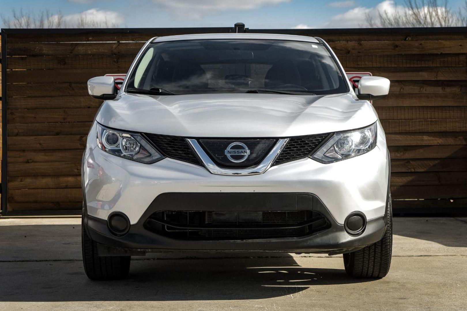 2019 Silver Nissan Rogue Sport S AWD (JN1BJ1CR6KW) with an 2.0L L4 DOHC 16V engine, Continuously Variable Transmission transmission, located at 2401 E Main St., Grand Prairie, TX, 75050, (972) 262-4440, 32.748981, -96.969643 - Photo#2