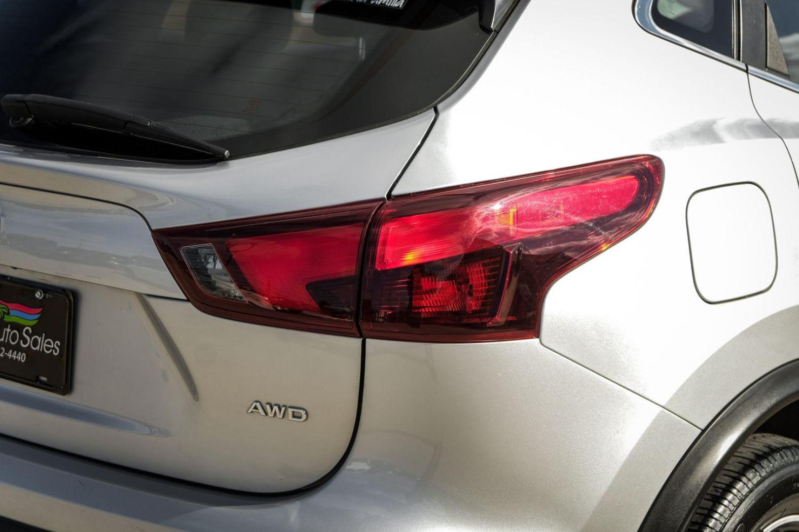 2019 Silver Nissan Rogue Sport S AWD (JN1BJ1CR6KW) with an 2.0L L4 DOHC 16V engine, Continuously Variable Transmission transmission, located at 2401 E Main St., Grand Prairie, TX, 75050, (972) 262-4440, 32.748981, -96.969643 - Photo#43