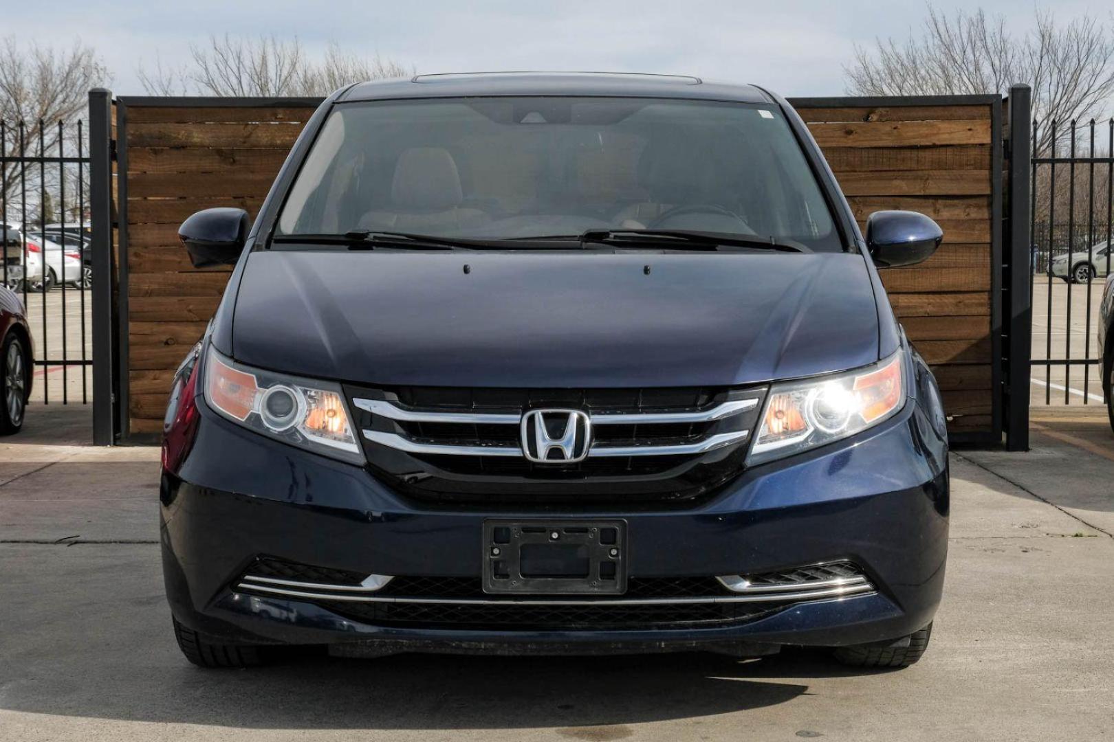 2015 BLUE Honda Odyssey EX-L (5FNRL5H65FB) with an 3.5L V6 SOHC 24V engine, 6-Speed Automatic transmission, located at 2401 E Main St., Grand Prairie, TX, 75050, (972) 262-4440, 32.748981, -96.969643 - Photo#2