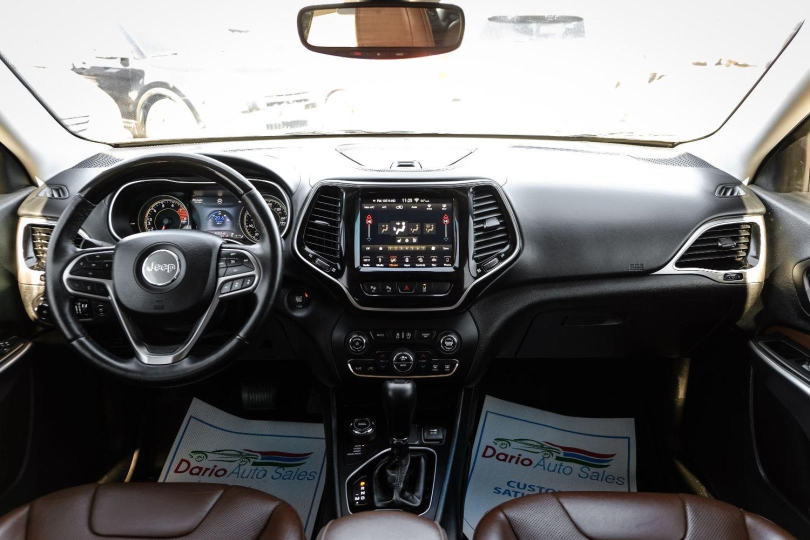 2019 WHITE Jeep Cherokee Overland 4WD (1C4PJMJX6KD) with an 3.2L V6 DOHC 24V engine, 9-Speed Automatic transmission, located at 2401 E Main St., Grand Prairie, TX, 75050, (972) 262-4440, 32.748981, -96.969643 - Photo#12