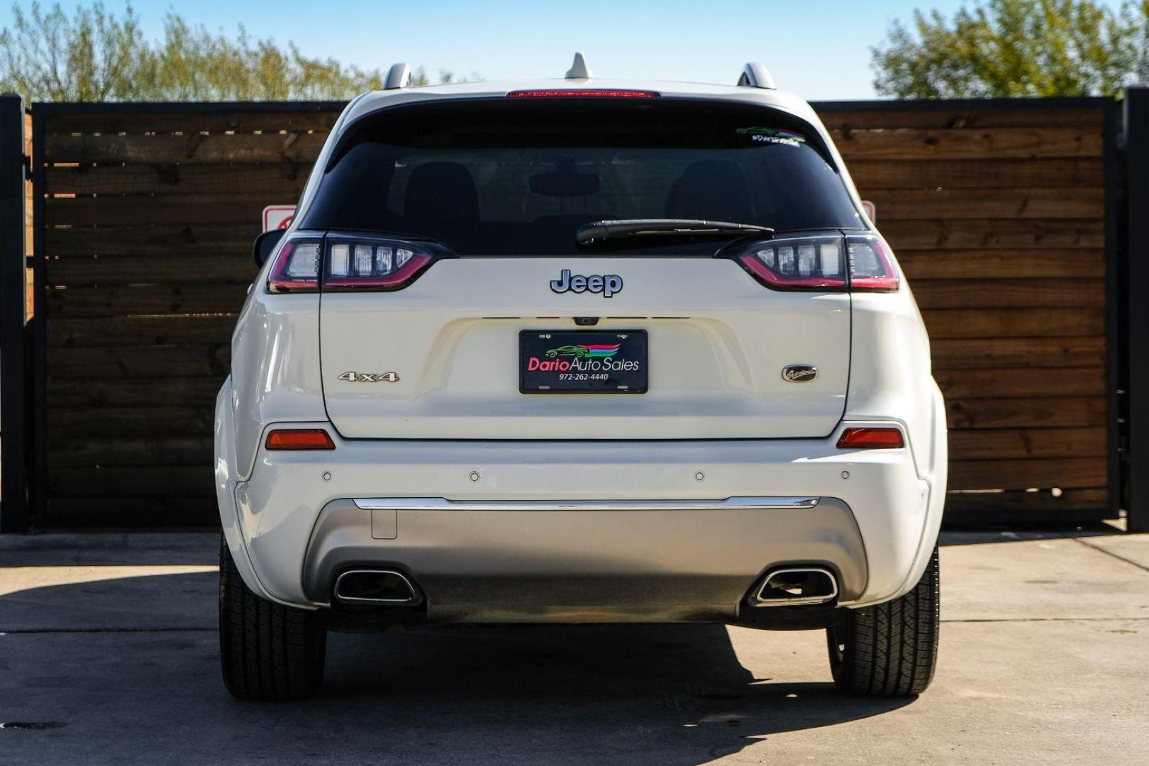 2019 WHITE Jeep Cherokee Overland 4WD (1C4PJMJX6KD) with an 3.2L V6 DOHC 24V engine, 9-Speed Automatic transmission, located at 2401 E Main St., Grand Prairie, TX, 75050, (972) 262-4440, 32.748981, -96.969643 - Photo#6