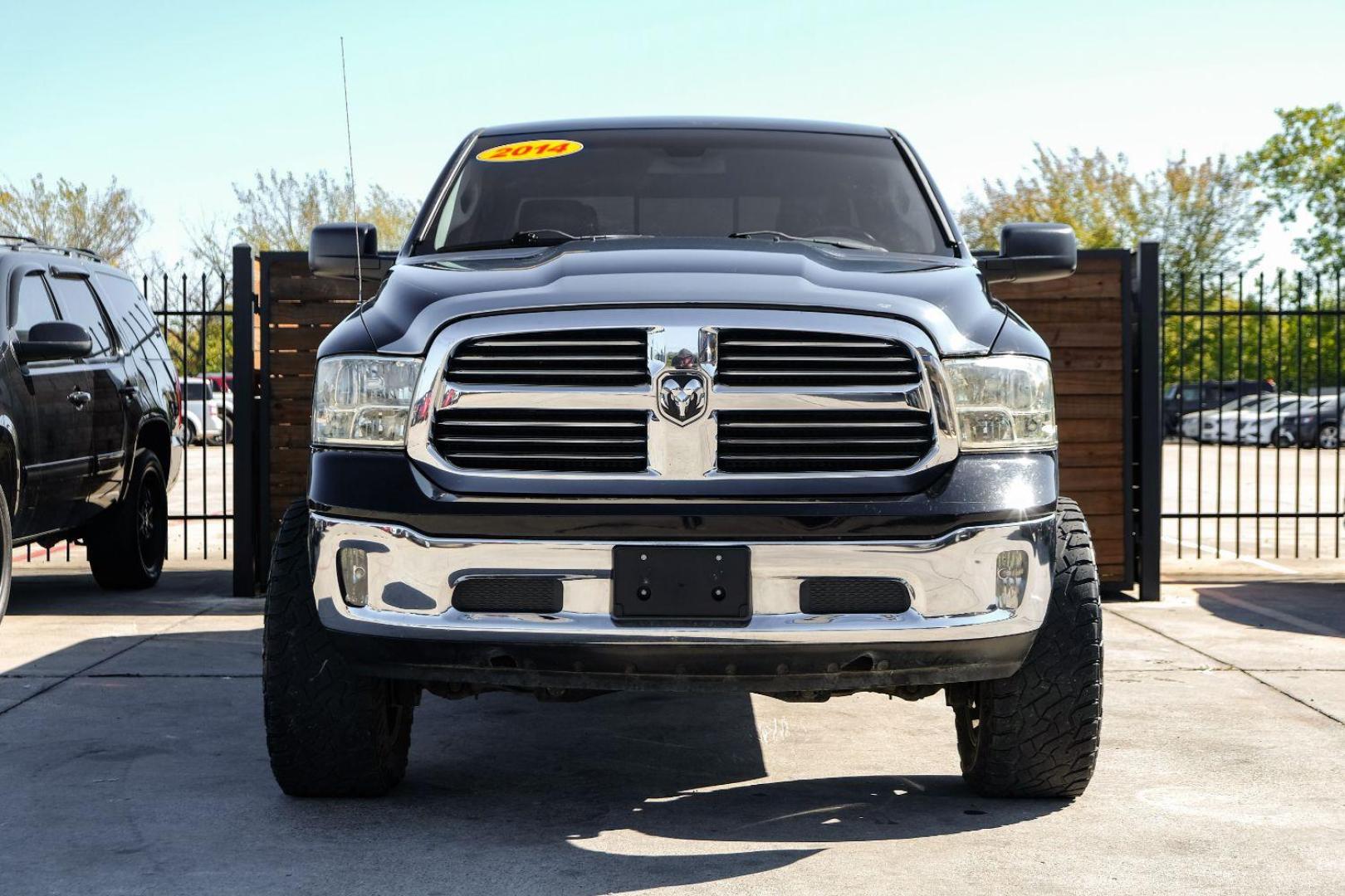 2014 BLACK RAM 1500 SLT Crew Cab SWB 4WD (1C6RR7LT0ES) with an 5.7L V8 OHV 16V engine, 8-Speed Automatic transmission, located at 2401 E Main St., Grand Prairie, TX, 75050, (972) 262-4440, 32.748981, -96.969643 - Photo#2