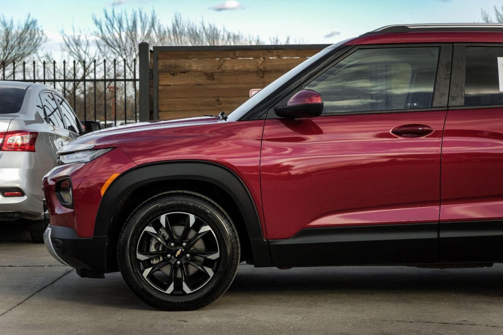 2021 RED Chevrolet Trailblazer LT (KL79MPSL0MB) with an 1.3L L3 DOHC 12V engine, 9-Speed Automatic transmission, located at 2401 E Main St., Grand Prairie, TX, 75050, (972) 262-4440, 32.748981, -96.969643 - Photo#9