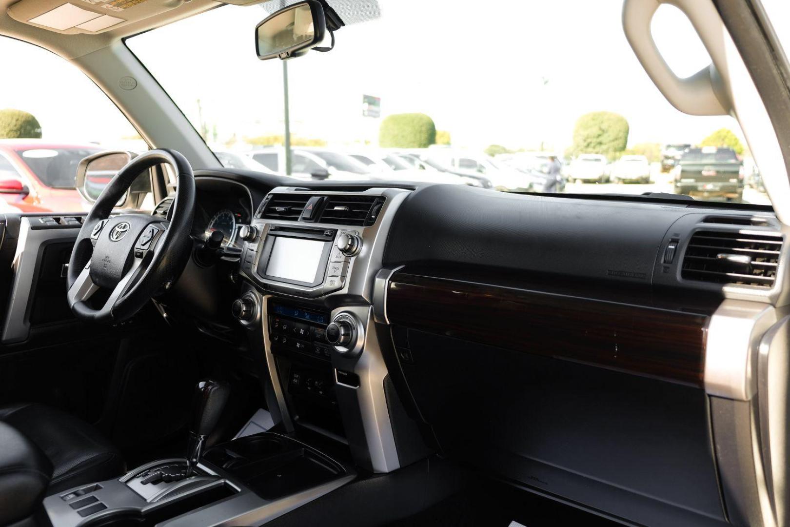 2016 WHITE Toyota 4Runner SR5 2WD (JTEZU5JR9G5) with an 4.0L V6 DOHC 24V engine, 5-Speed Automatic transmission, located at 2401 E Main St., Grand Prairie, TX, 75050, (972) 262-4440, 32.748981, -96.969643 - Photo#11