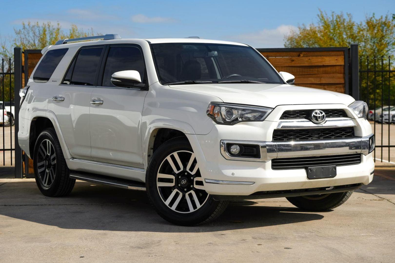 2016 WHITE Toyota 4Runner SR5 2WD (JTEZU5JR9G5) with an 4.0L V6 DOHC 24V engine, 5-Speed Automatic transmission, located at 2401 E Main St., Grand Prairie, TX, 75050, (972) 262-4440, 32.748981, -96.969643 - Photo#3