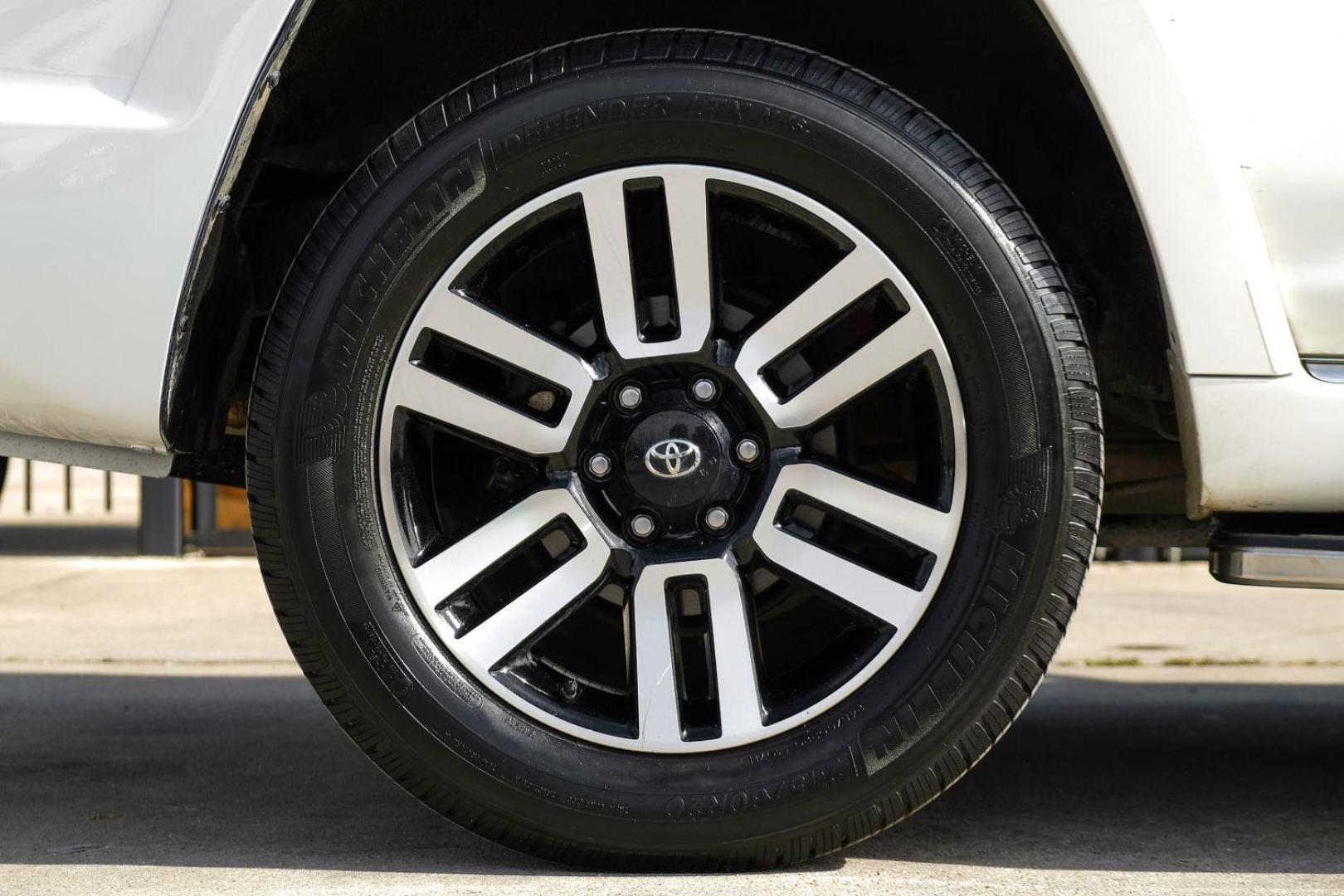 2016 WHITE Toyota 4Runner SR5 2WD (JTEZU5JR9G5) with an 4.0L V6 DOHC 24V engine, 5-Speed Automatic transmission, located at 2401 E Main St., Grand Prairie, TX, 75050, (972) 262-4440, 32.748981, -96.969643 - Photo#48