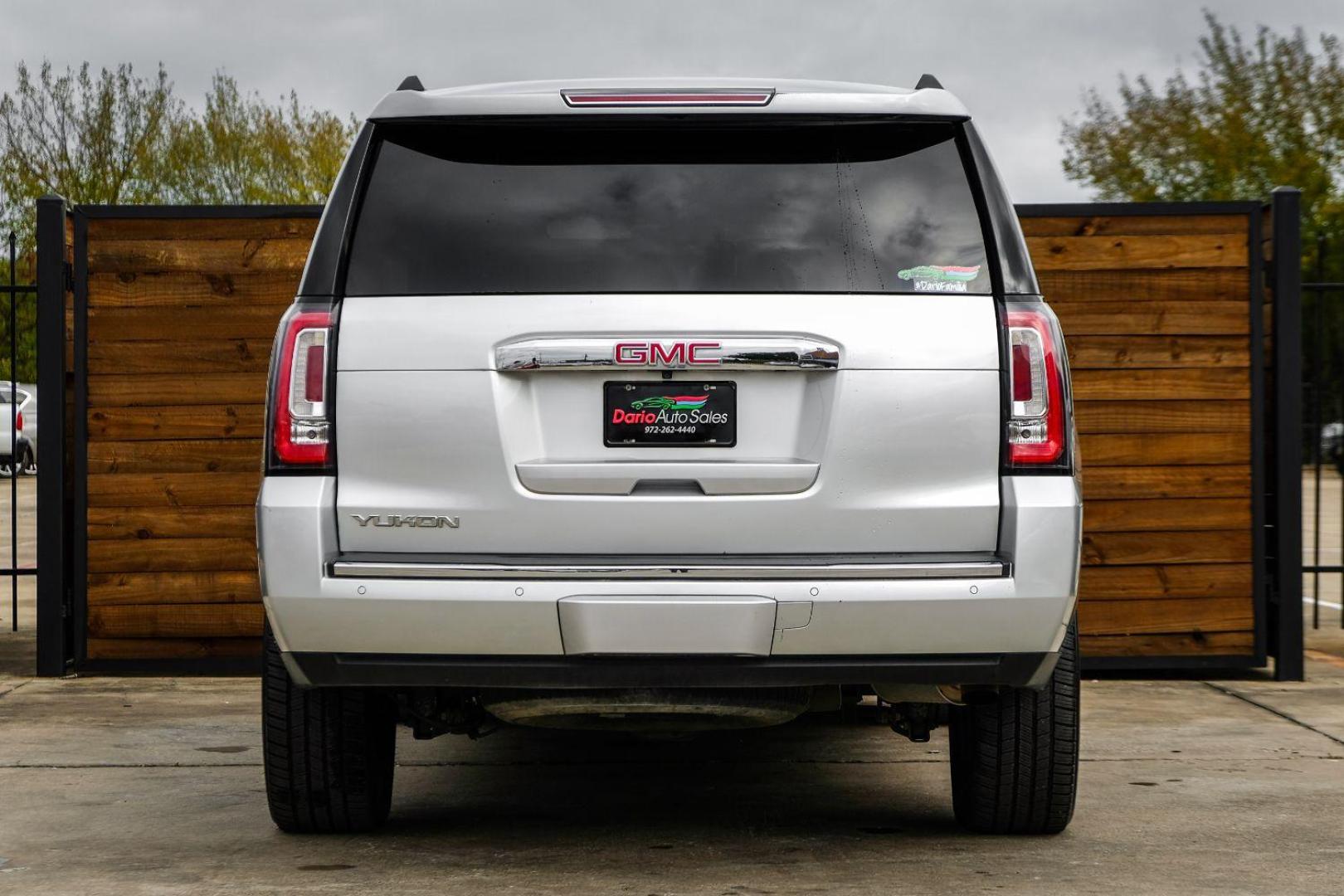 2016 SILVER GMC Yukon Denali 4WD (1GKS2CKJ7GR) with an 6.2L V8 OHV 16V engine, 6-Speed Automatic transmission, located at 2401 E Main St., Grand Prairie, TX, 75050, (972) 262-4440, 32.748981, -96.969643 - Photo#6