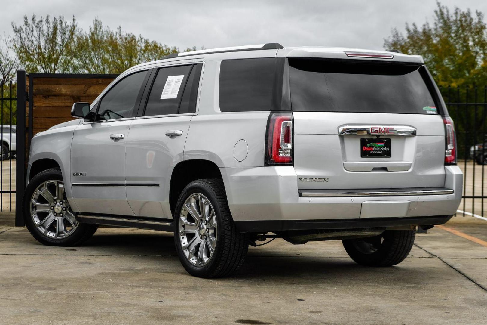 2016 SILVER GMC Yukon Denali 4WD (1GKS2CKJ7GR) with an 6.2L V8 OHV 16V engine, 6-Speed Automatic transmission, located at 2401 E Main St., Grand Prairie, TX, 75050, (972) 262-4440, 32.748981, -96.969643 - Photo#7