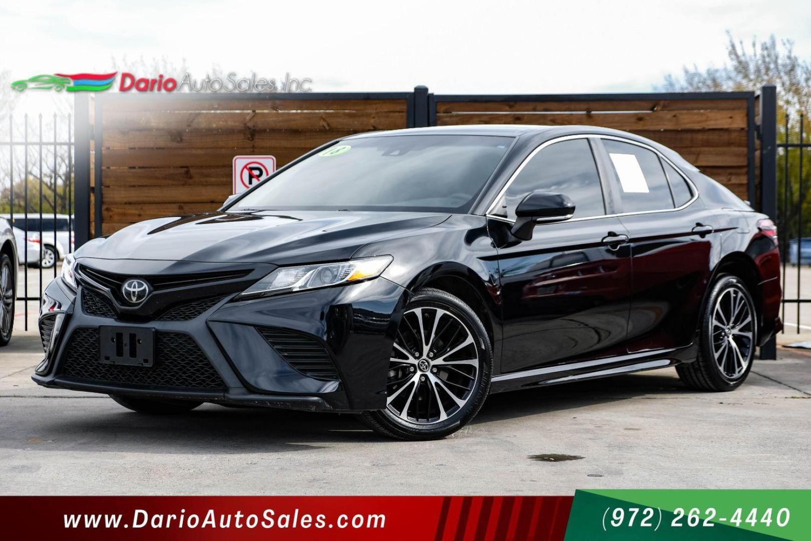 2018 BLACK Toyota Camry SE (4T1B11HKXJU) with an 2.5L L4 DOHC 16V engine, 8-Speed Automatic transmission, located at 2401 E Main St., Grand Prairie, TX, 75050, (972) 262-4440, 32.748981, -96.969643 - Photo#0