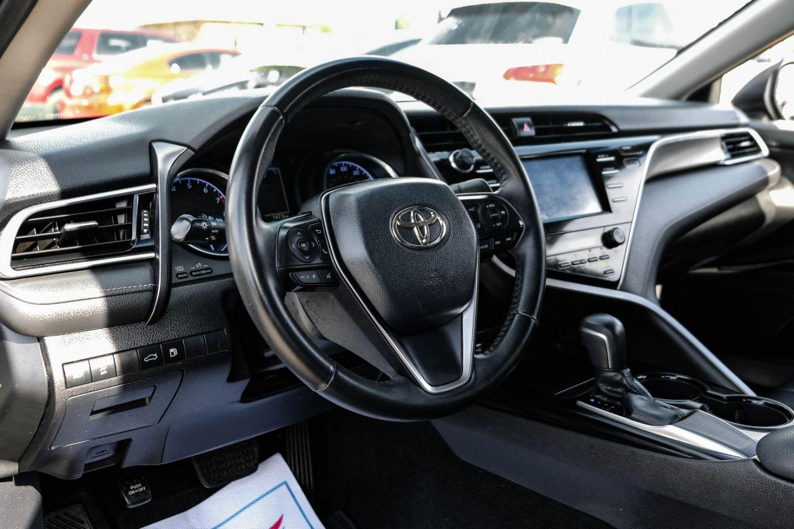 2018 BLACK Toyota Camry SE (4T1B11HKXJU) with an 2.5L L4 DOHC 16V engine, 8-Speed Automatic transmission, located at 2401 E Main St., Grand Prairie, TX, 75050, (972) 262-4440, 32.748981, -96.969643 - Photo#13