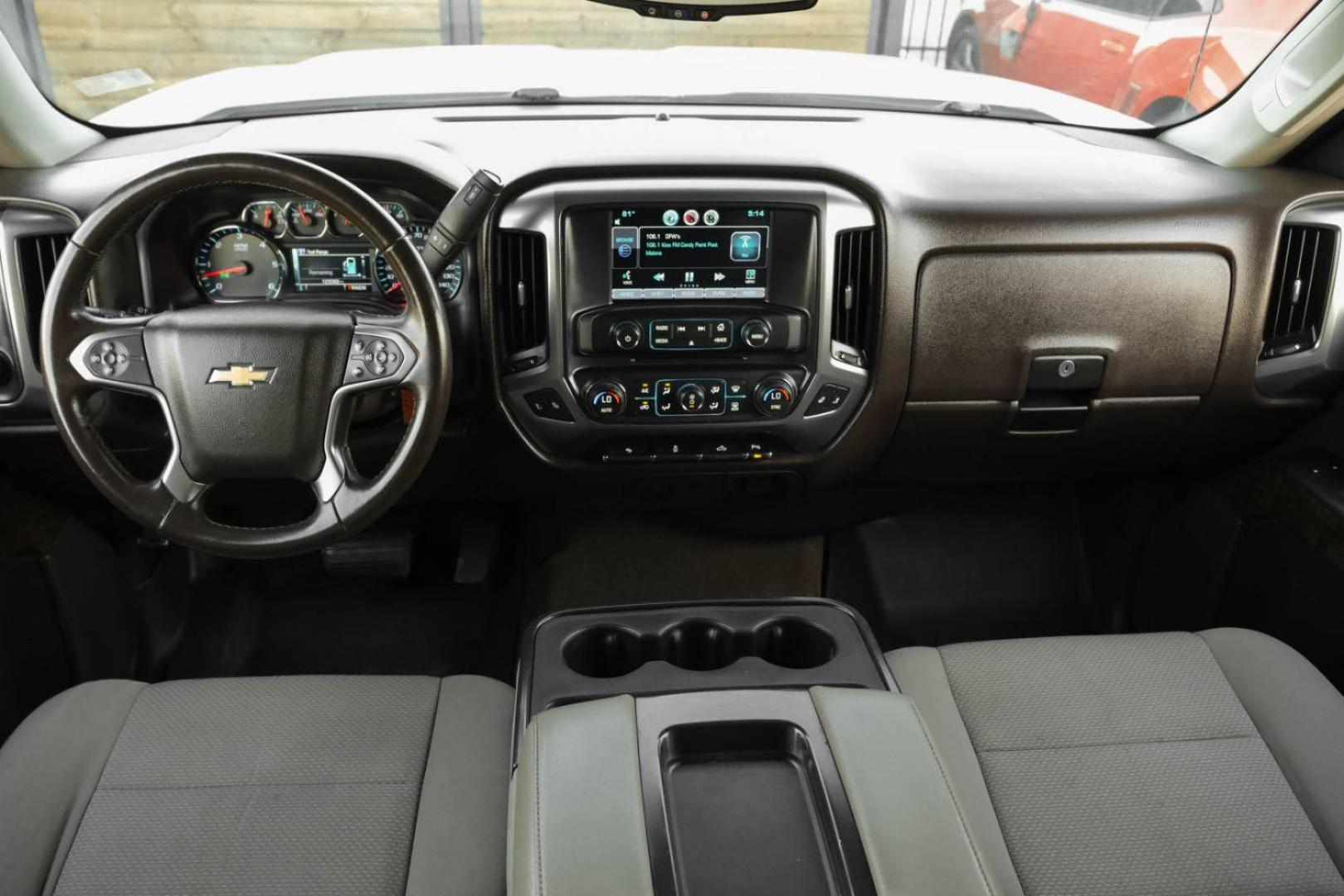 2015 WHITE Chevrolet Silverado 1500 LT Crew Cab 4WD (3GCUKRECXFG) with an 5.3L V8 OHV 16V engine, 6-Speed Automatic transmission, located at 2401 E Main St., Grand Prairie, TX, 75050, (972) 262-4440, 32.748981, -96.969643 - Photo#12