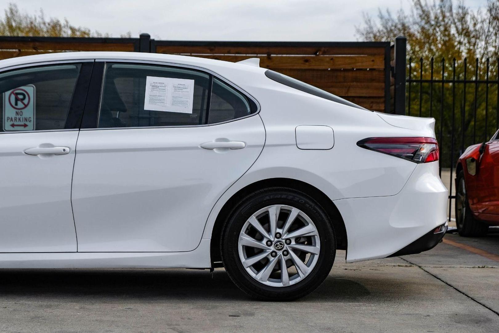 2022 White Toyota Camry LE (4T1C11AK7NU) with an 2.5L L4 DOHC 16V engine, 8-Speed Automatic transmission, located at 2401 E Main St., Grand Prairie, TX, 75050, (972) 262-4440, 32.748981, -96.969643 - Photo#10