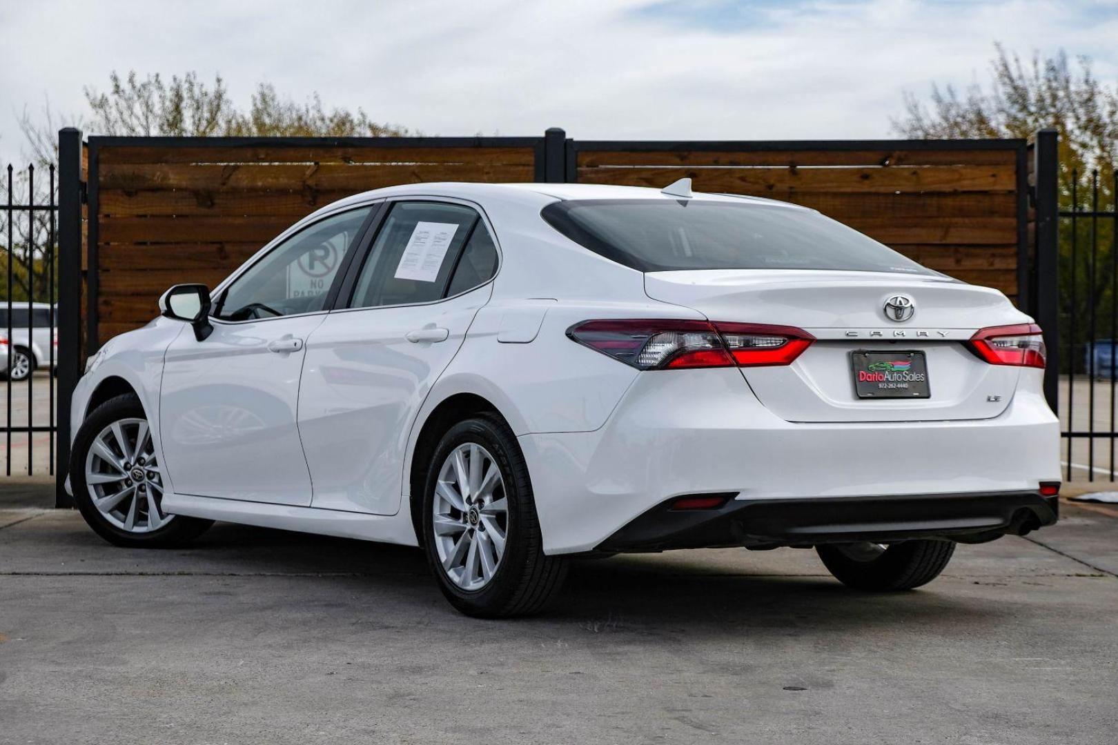 2022 White Toyota Camry LE (4T1C11AK7NU) with an 2.5L L4 DOHC 16V engine, 8-Speed Automatic transmission, located at 2401 E Main St., Grand Prairie, TX, 75050, (972) 262-4440, 32.748981, -96.969643 - Photo#7