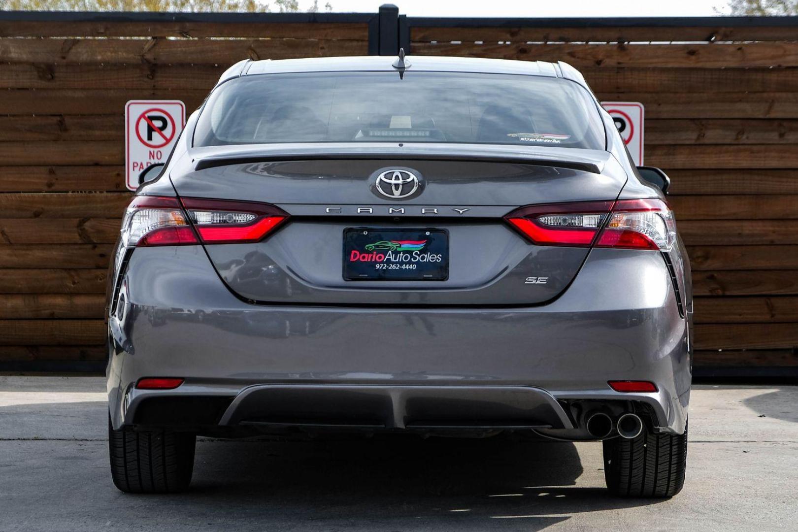 2021 GRAY Toyota Camry SE (4T1G11AK1MU) with an 2.5L L4 DOHC 16V engine, 8-Speed Automatic transmission, located at 2401 E Main St., Grand Prairie, TX, 75050, (972) 262-4440, 32.748981, -96.969643 - Photo#6