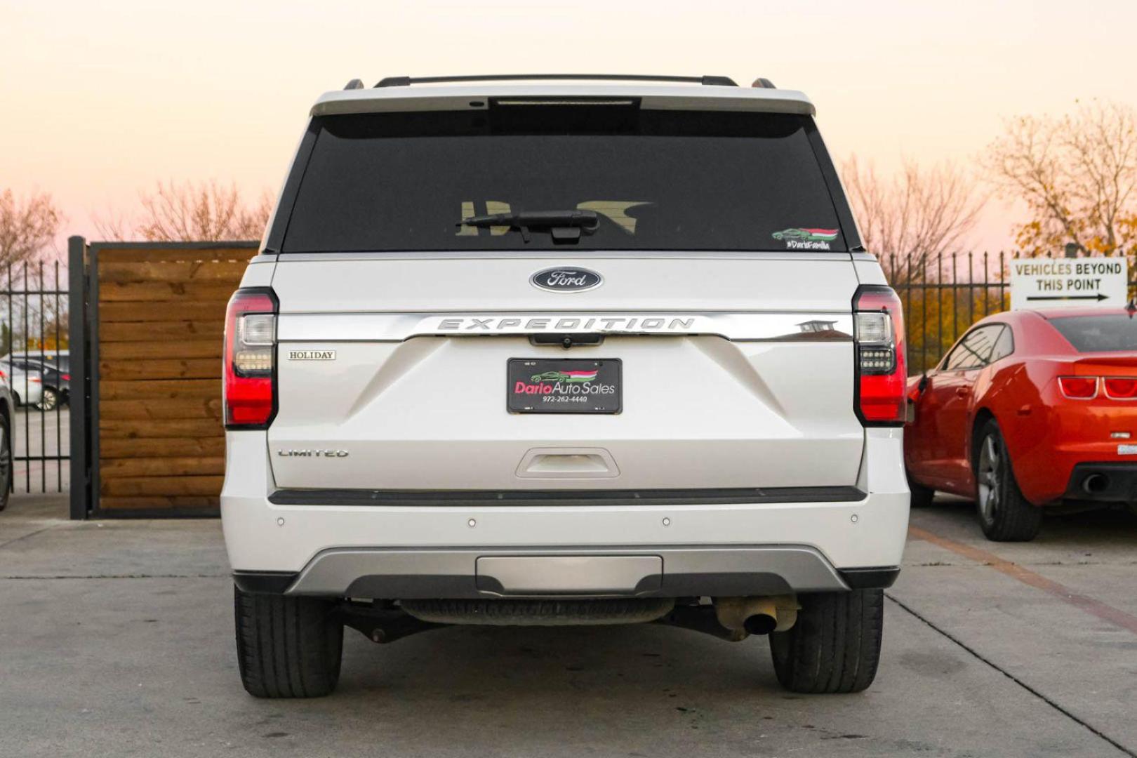 2018 WHITE Ford Expedition Limited 2WD (1FMJU1KT3JE) with an 3.5L V6 DOHC 24V FFV engine, 6-Speed Automatic transmission, located at 2401 E Main St., Grand Prairie, TX, 75050, (972) 262-4440, 32.748981, -96.969643 - Photo#6