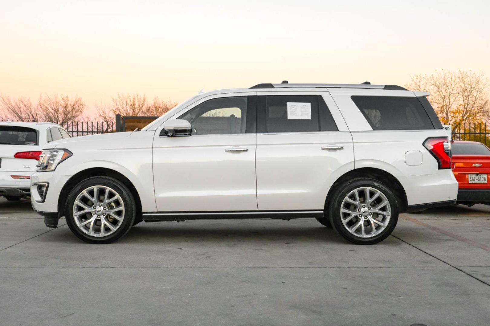 2018 WHITE Ford Expedition Limited 2WD (1FMJU1KT3JE) with an 3.5L V6 DOHC 24V FFV engine, 6-Speed Automatic transmission, located at 2401 E Main St., Grand Prairie, TX, 75050, (972) 262-4440, 32.748981, -96.969643 - Photo#8