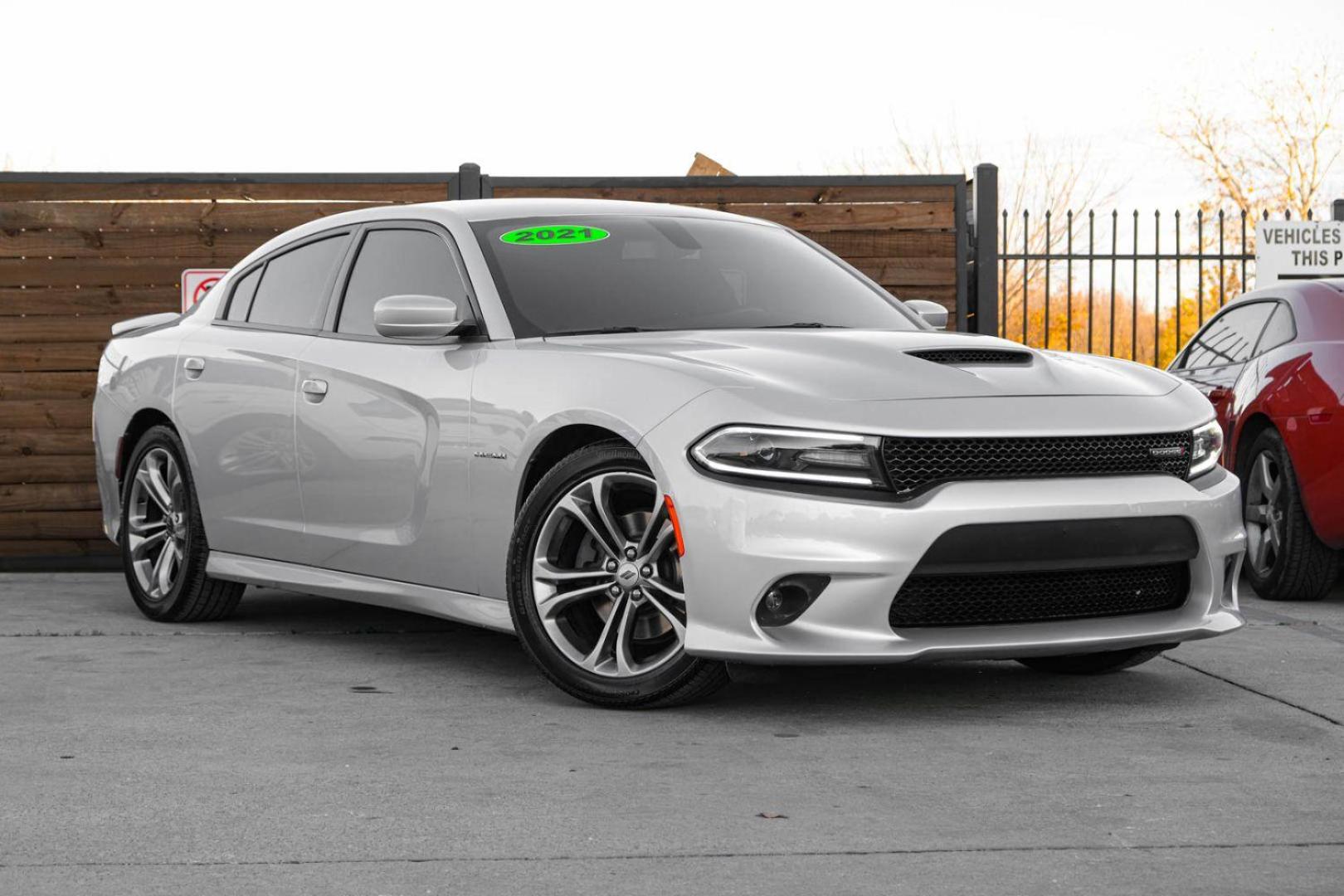 2021 SILVER Dodge Charger R/T (2C3CDXCT4MH) with an 5.7L V8 OHV 16V engine, 8-Speed Automatic transmission, located at 2401 E Main St., Grand Prairie, TX, 75050, (972) 262-4440, 32.748981, -96.969643 - Photo#3