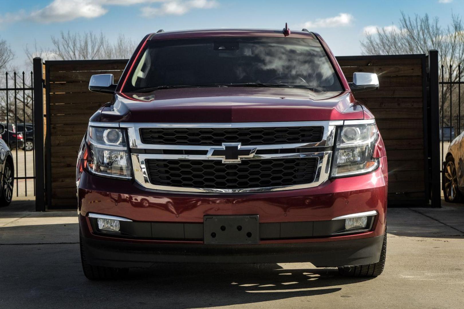 2019 RED Chevrolet Tahoe Premier 2WD (1GNSCCKC8KR) with an 5.3L V8 OHV 16V engine, 6-Speed Automatic transmission, located at 2401 E Main St., Grand Prairie, TX, 75050, (972) 262-4440, 32.748981, -96.969643 - Photo#2