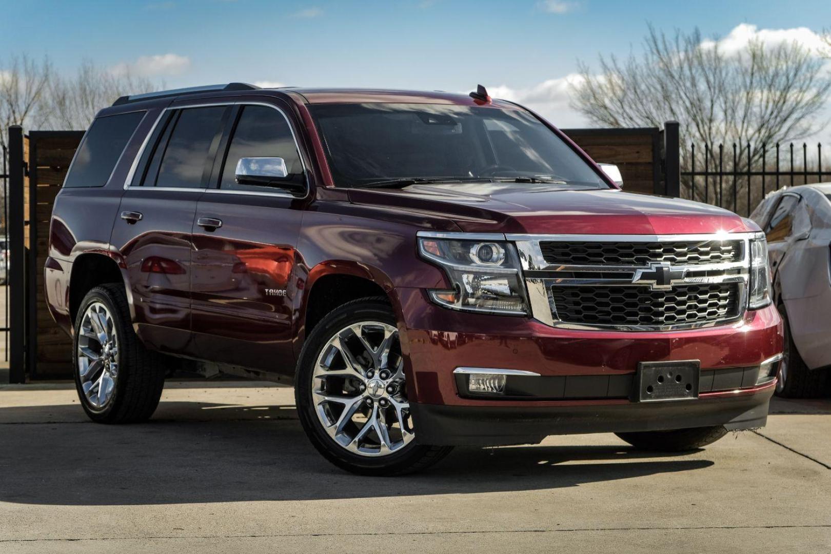 2019 RED Chevrolet Tahoe Premier 2WD (1GNSCCKC8KR) with an 5.3L V8 OHV 16V engine, 6-Speed Automatic transmission, located at 2401 E Main St., Grand Prairie, TX, 75050, (972) 262-4440, 32.748981, -96.969643 - Photo#3