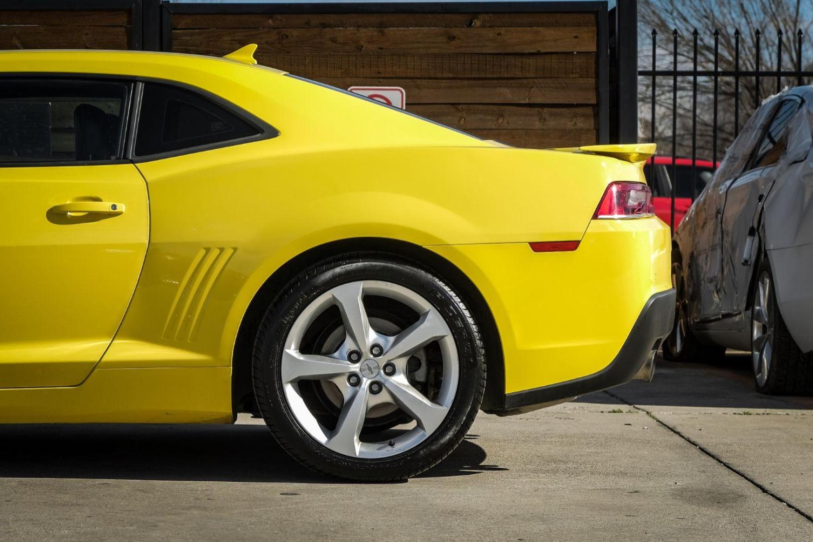 2015 YELLOW Chevrolet Camaro 2LT Coupe (2G1FF1E39F9) with an 3.6L V6 DOHC 24V FFV engine, 6-Speed Automatic transmission, located at 2401 E Main St., Grand Prairie, TX, 75050, (972) 262-4440, 32.748981, -96.969643 - Photo#10