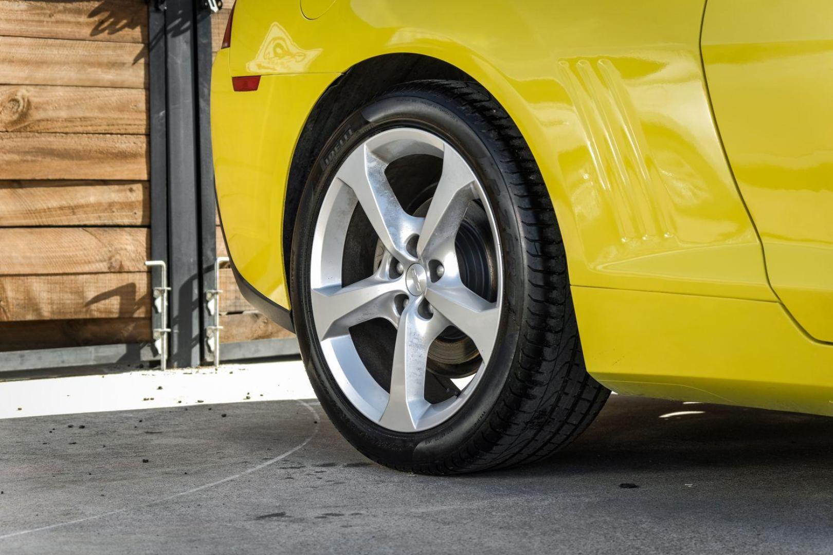 2015 YELLOW Chevrolet Camaro 2LT Coupe (2G1FF1E39F9) with an 3.6L V6 DOHC 24V FFV engine, 6-Speed Automatic transmission, located at 2401 E Main St., Grand Prairie, TX, 75050, (972) 262-4440, 32.748981, -96.969643 - Photo#44