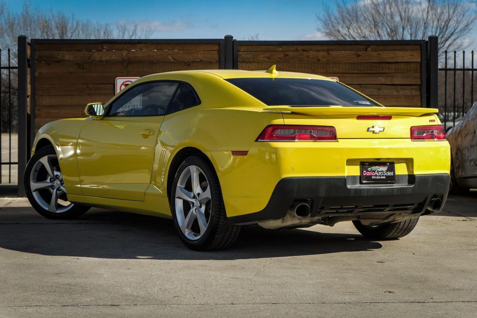 2015 YELLOW Chevrolet Camaro 2LT Coupe (2G1FF1E39F9) with an 3.6L V6 DOHC 24V FFV engine, 6-Speed Automatic transmission, located at 2401 E Main St., Grand Prairie, TX, 75050, (972) 262-4440, 32.748981, -96.969643 - Photo#7