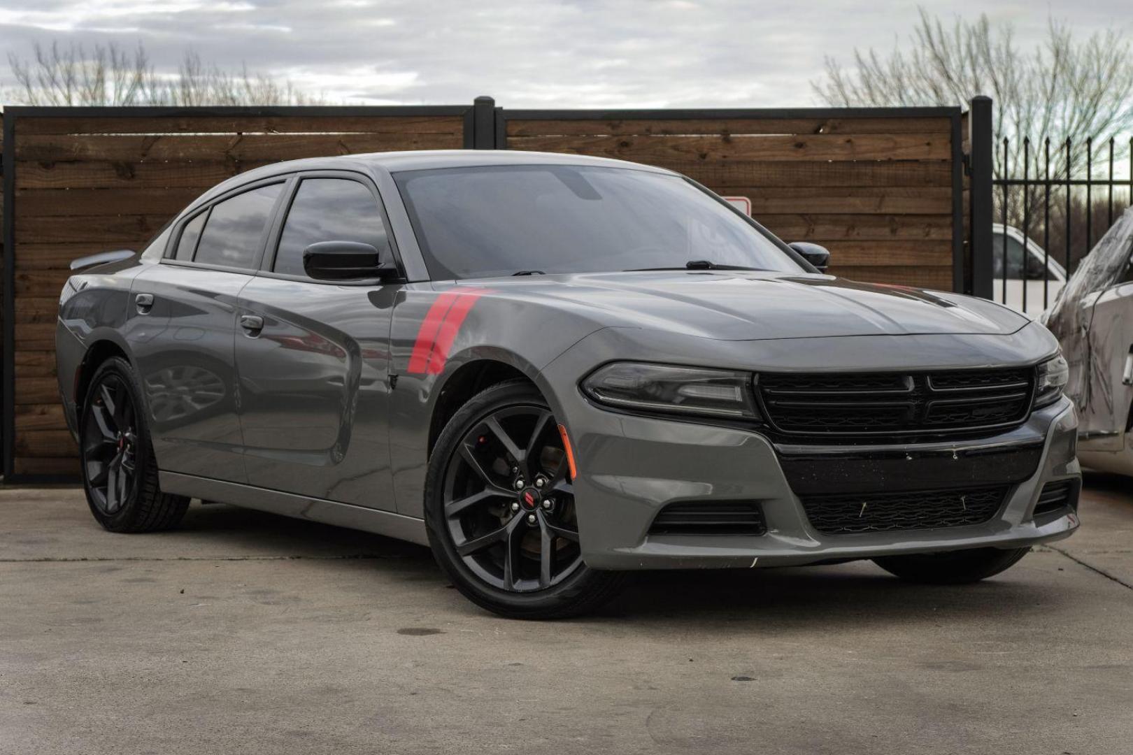 2019 GRAY Dodge Charger SXT (2C3CDXBG4KH) with an 3.6L V6 DOHC 24V engine, 8-Speed Automatic transmission, located at 2401 E Main St., Grand Prairie, TX, 75050, (972) 262-4440, 32.748981, -96.969643 - Photo#3