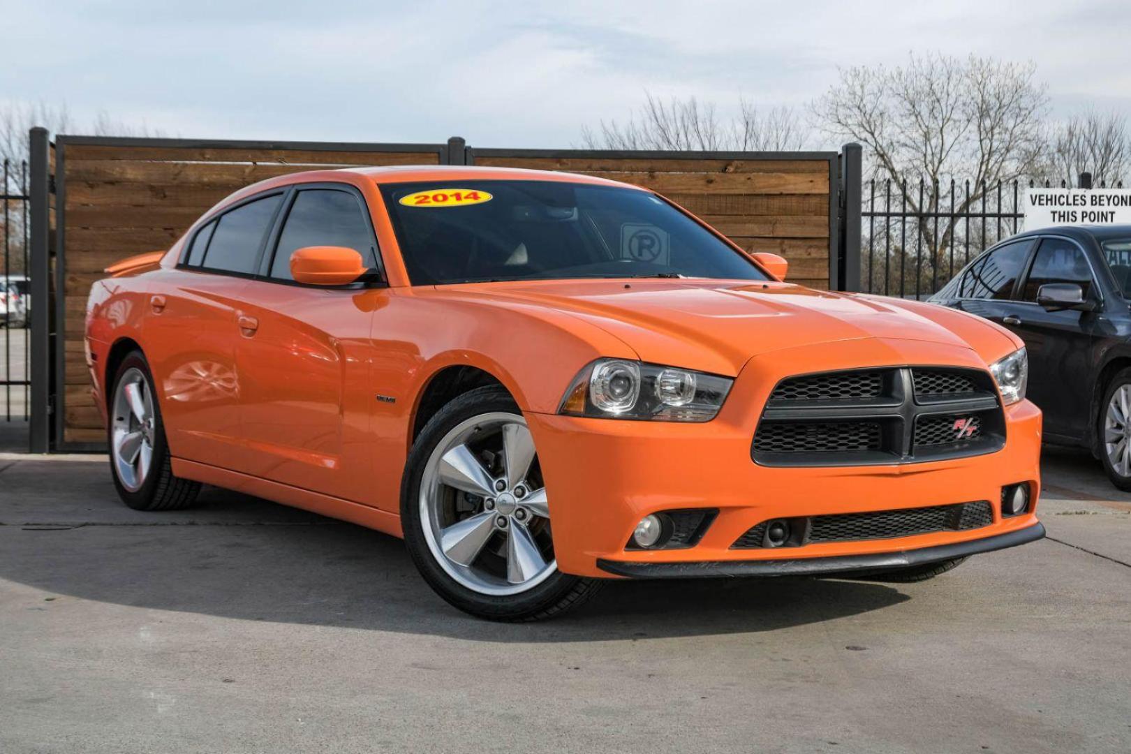 2014 ORANGE Dodge Charger R/T (2C3CDXCTXEH) with an 5.7L V8 OHV 16V engine, 5-Speed Automatic transmission, located at 2401 E Main St., Grand Prairie, TX, 75050, (972) 262-4440, 32.748981, -96.969643 - Photo#3