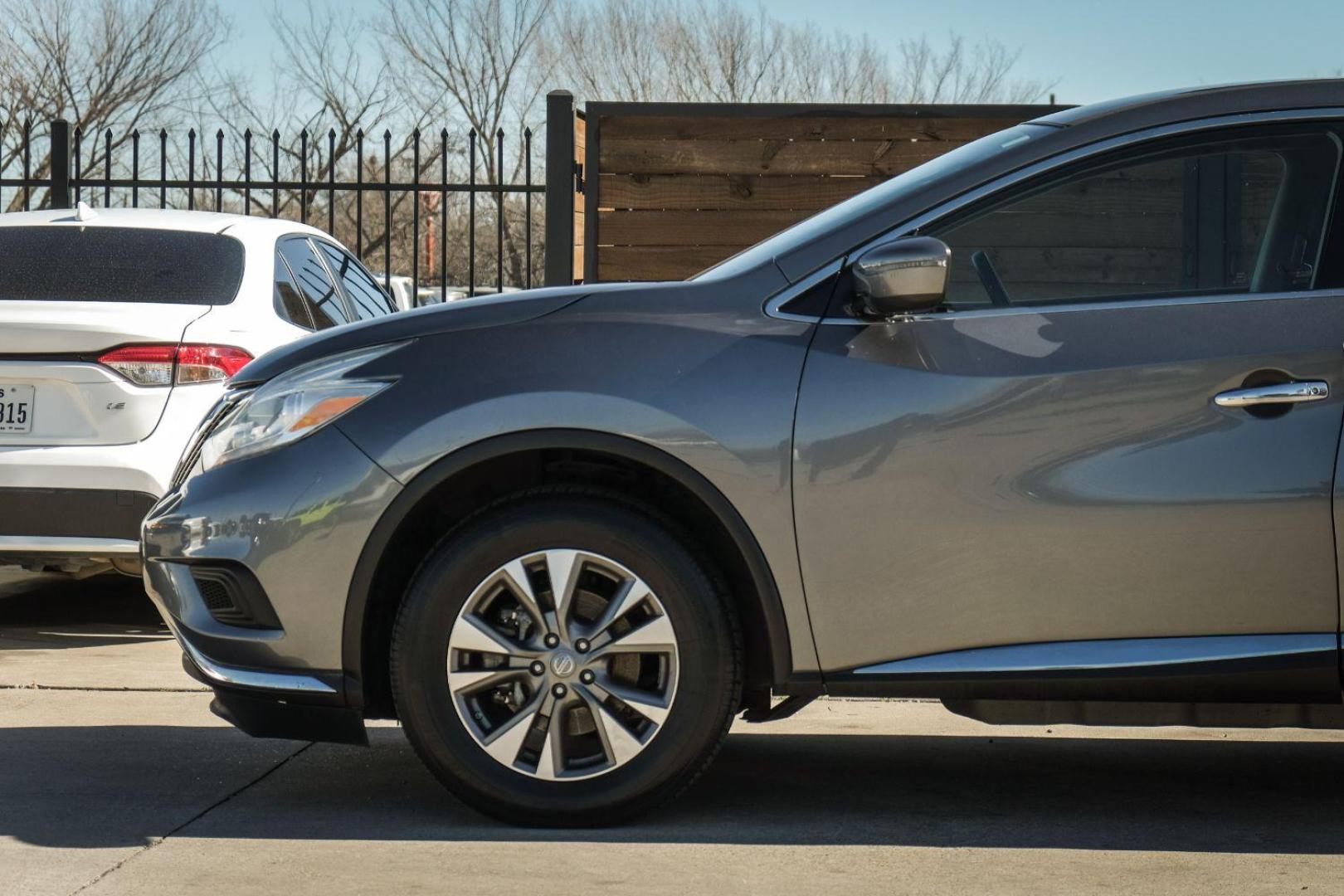 2017 GRAY Nissan Murano S (5N1AZ2MG4HN) with an 3.5L V6 DOHC 24V engine, Continuously Variable Transmission transmission, located at 2401 E Main St., Grand Prairie, TX, 75050, (972) 262-4440, 32.748981, -96.969643 - Photo#9