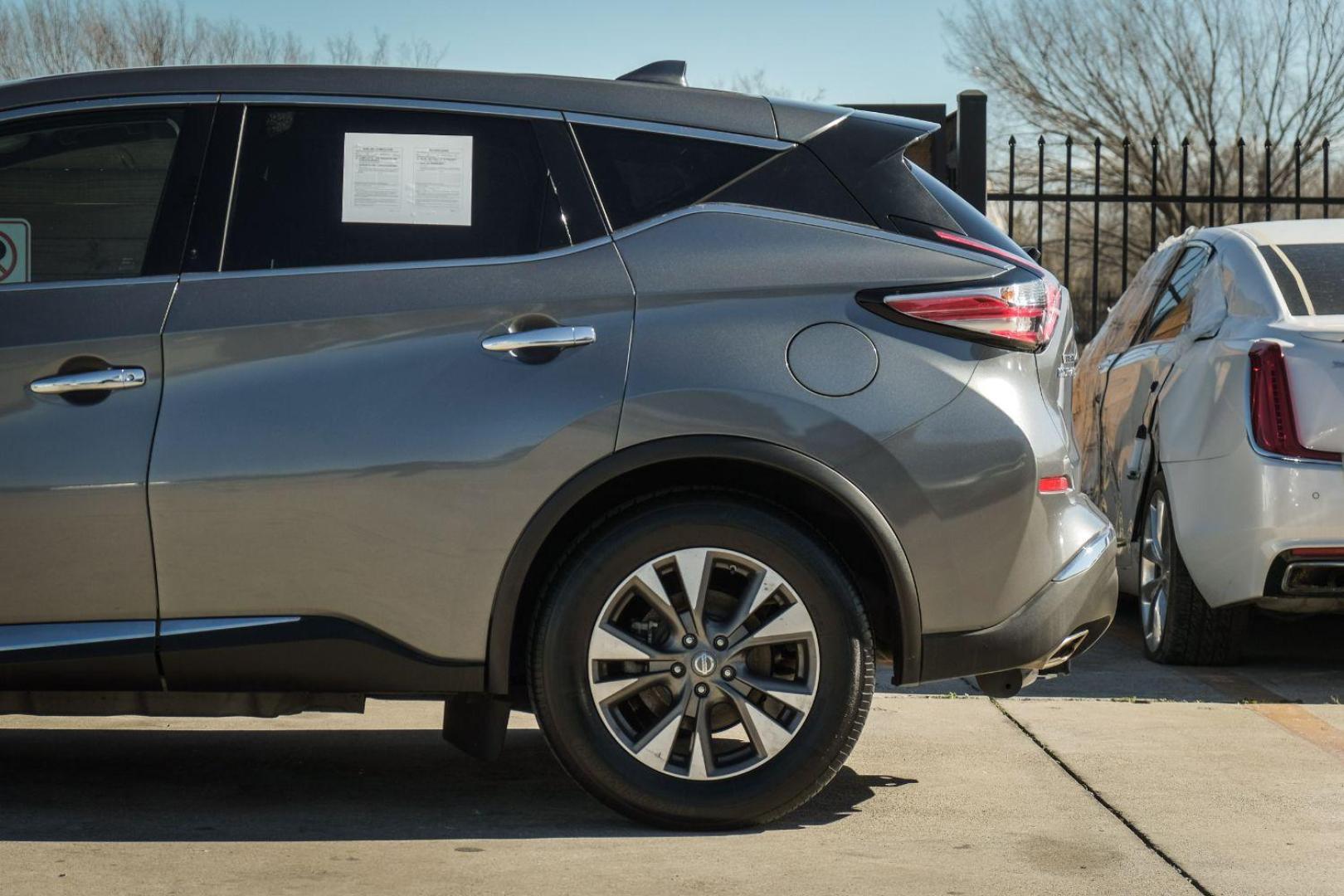 2017 GRAY Nissan Murano S (5N1AZ2MG4HN) with an 3.5L V6 DOHC 24V engine, Continuously Variable Transmission transmission, located at 2401 E Main St., Grand Prairie, TX, 75050, (972) 262-4440, 32.748981, -96.969643 - Photo#10