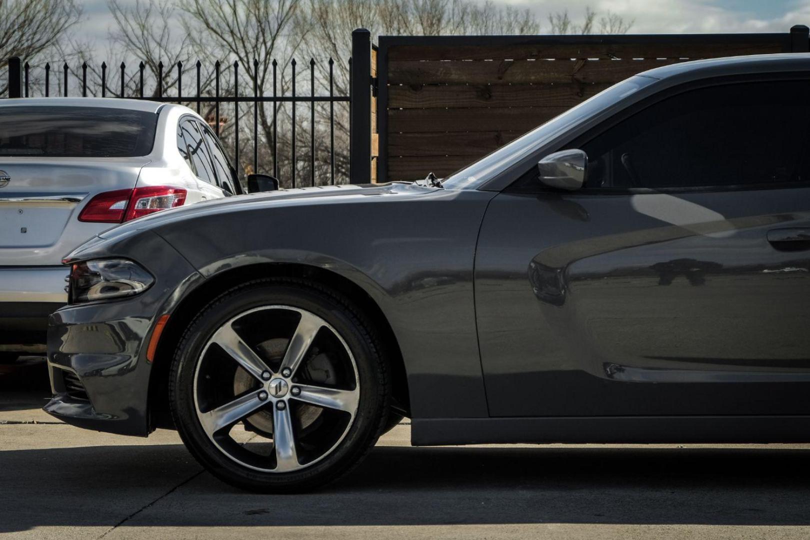 2017 GRAY Dodge Charger SE (2C3CDXBG6HH) with an 3.6L V6 DOHC 24V engine, 8-Speed Automatic transmission, located at 2401 E Main St., Grand Prairie, TX, 75050, (972) 262-4440, 32.748981, -96.969643 - Photo#9