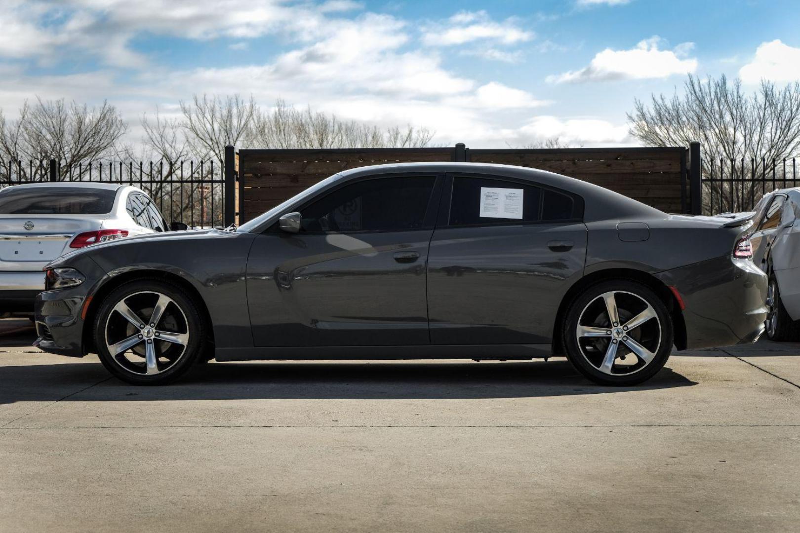 2017 GRAY Dodge Charger SE (2C3CDXBG6HH) with an 3.6L V6 DOHC 24V engine, 8-Speed Automatic transmission, located at 2401 E Main St., Grand Prairie, TX, 75050, (972) 262-4440, 32.748981, -96.969643 - Photo#8