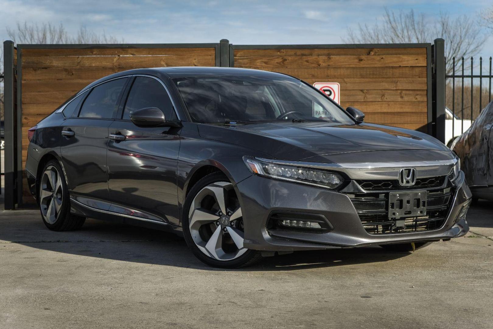 2018 GRAY Honda Accord Touring CVT (1HGCV1F95JA) with an 1.5L L4 DOHC 16V TURBO engine, Continuously Variable Transmission transmission, located at 2401 E Main St., Grand Prairie, TX, 75050, (972) 262-4440, 32.748981, -96.969643 - Photo#3