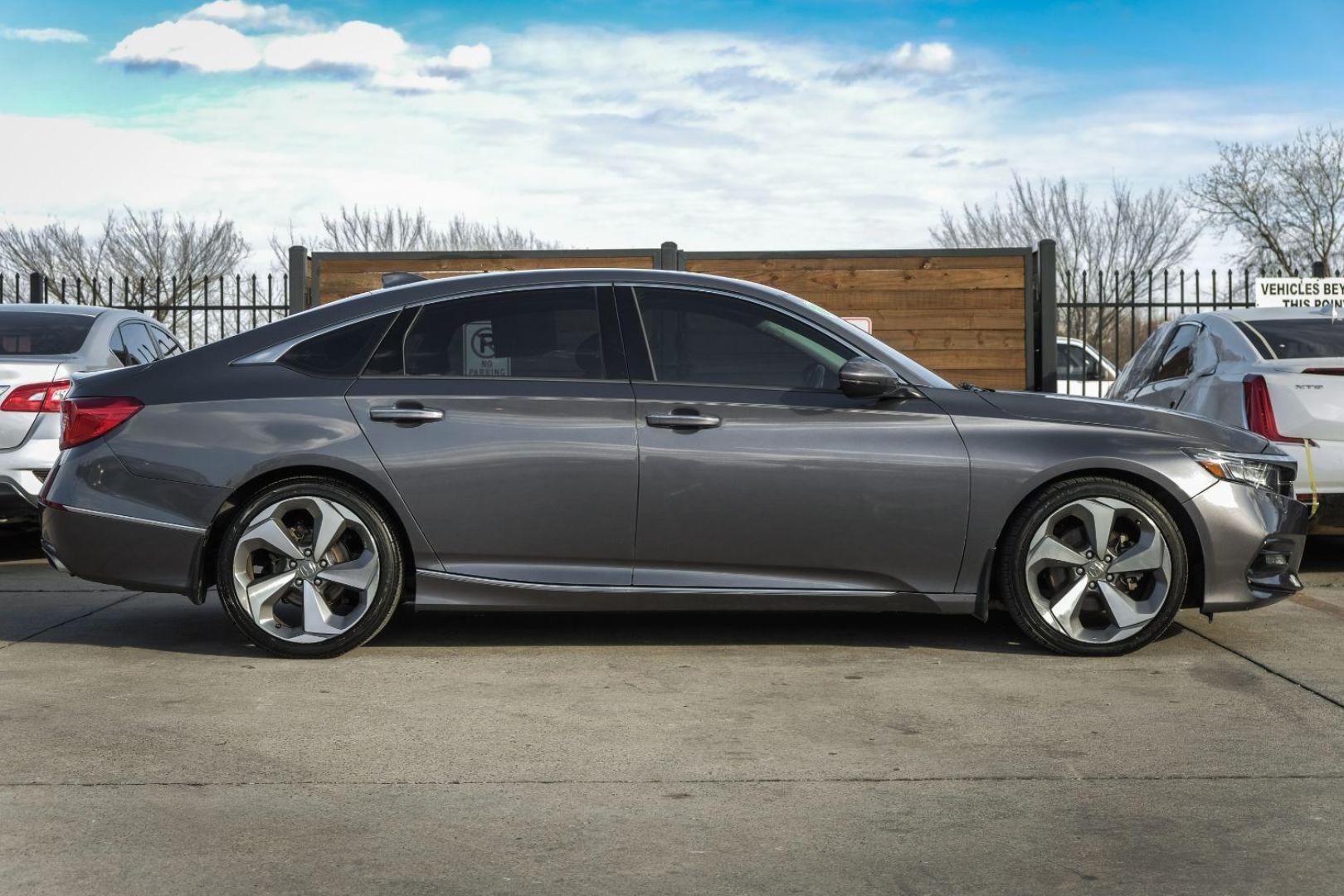 2018 GRAY Honda Accord Touring CVT (1HGCV1F95JA) with an 1.5L L4 DOHC 16V TURBO engine, Continuously Variable Transmission transmission, located at 2401 E Main St., Grand Prairie, TX, 75050, (972) 262-4440, 32.748981, -96.969643 - Photo#4