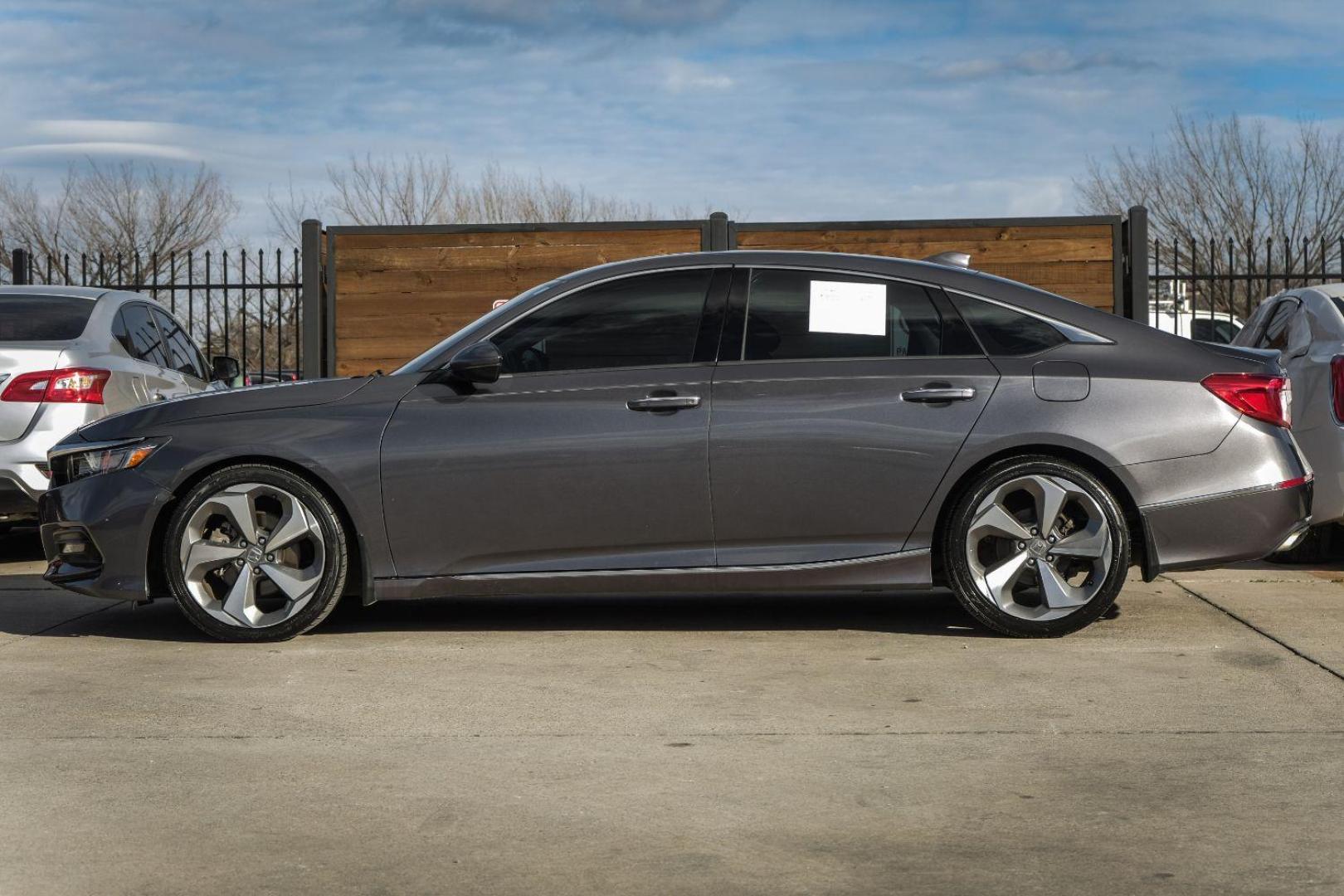 2018 GRAY Honda Accord Touring CVT (1HGCV1F95JA) with an 1.5L L4 DOHC 16V TURBO engine, Continuously Variable Transmission transmission, located at 2401 E Main St., Grand Prairie, TX, 75050, (972) 262-4440, 32.748981, -96.969643 - Photo#8